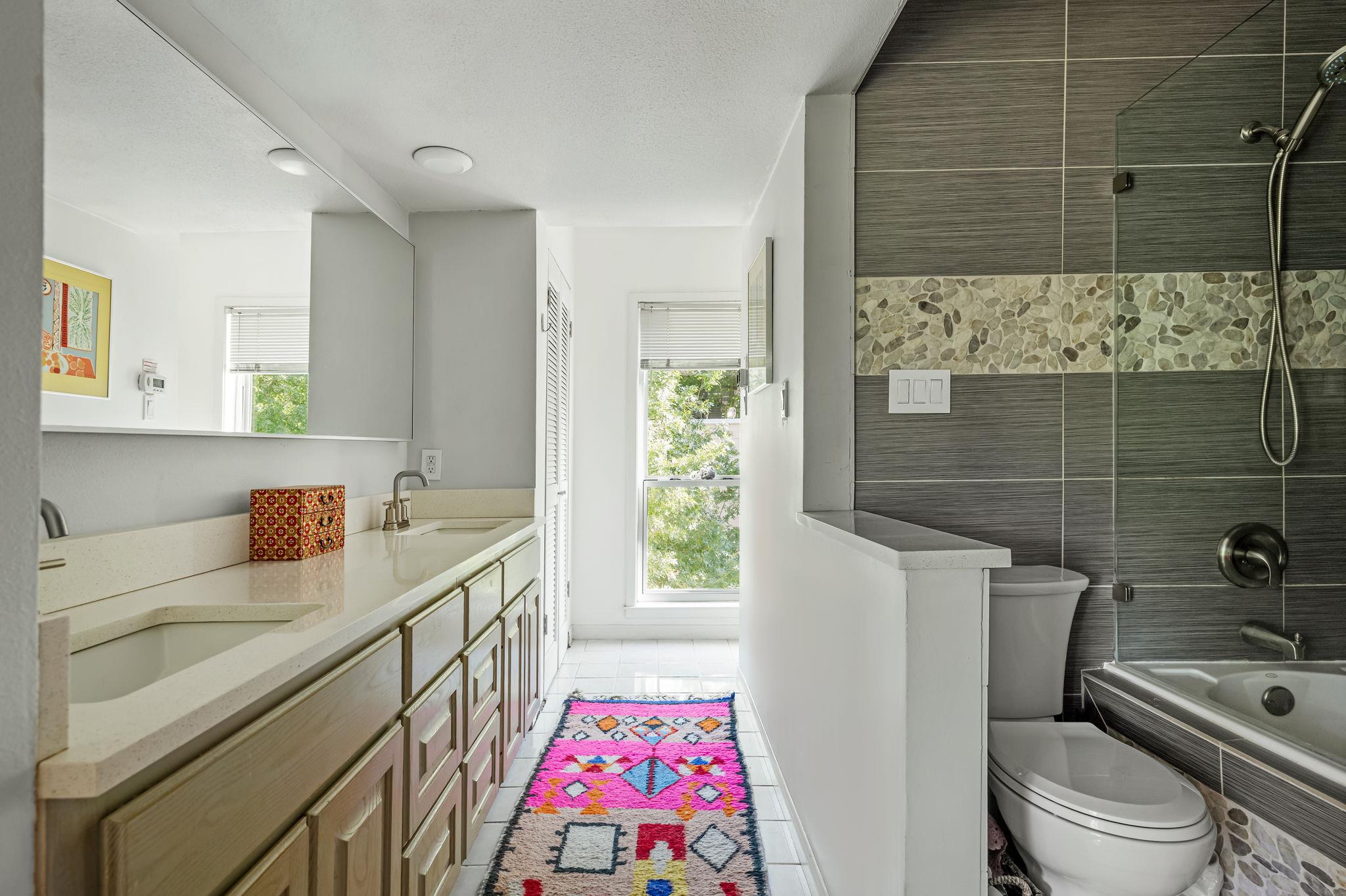 5932 Highland Hills Dr, Austin, TX 78731