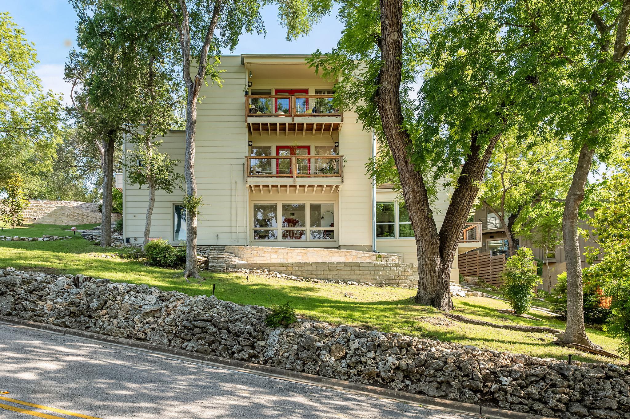 5932 Highland Hills Dr, Austin, TX 78731