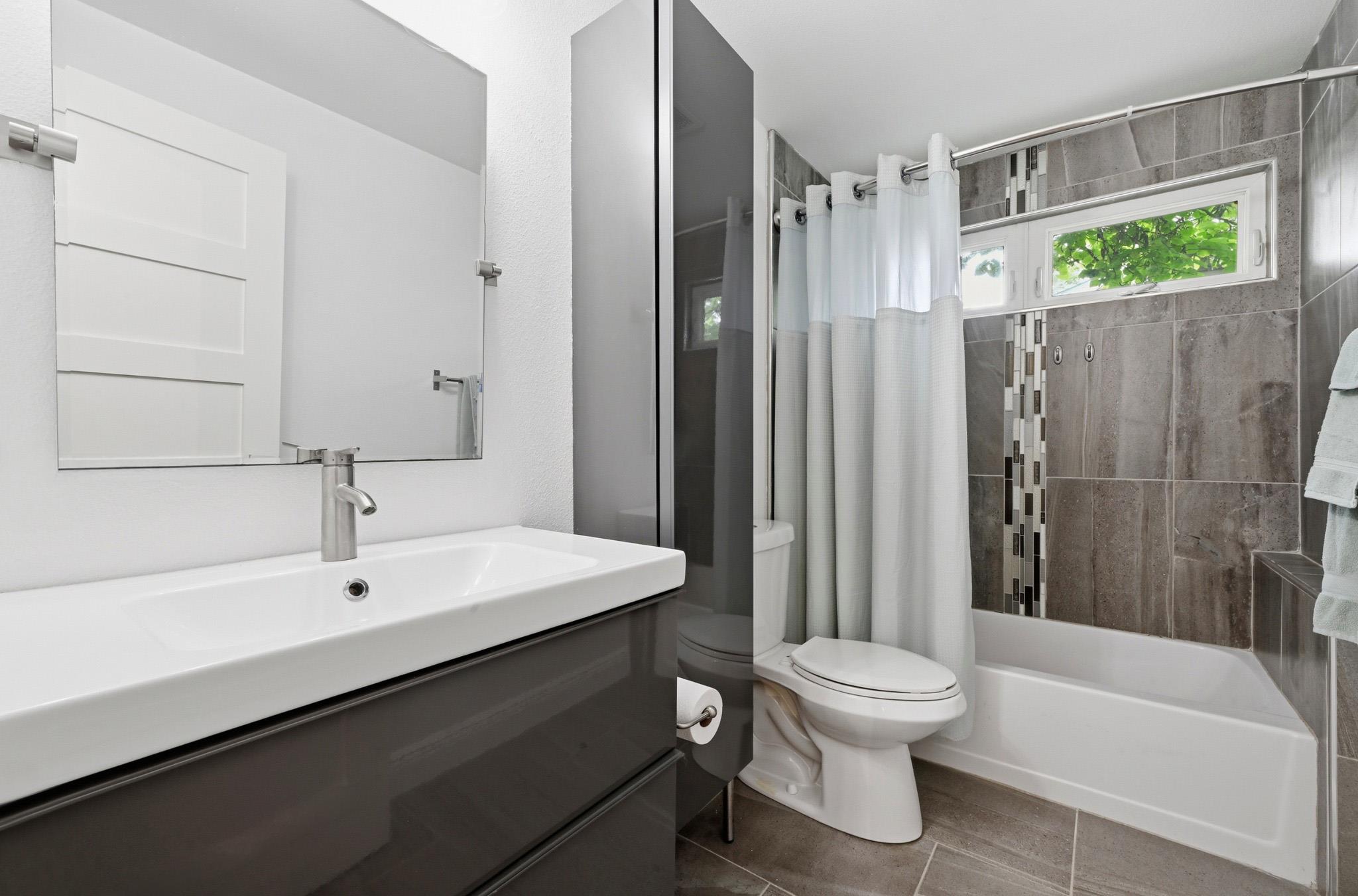 910 E 54th St, Austin, TX 78751