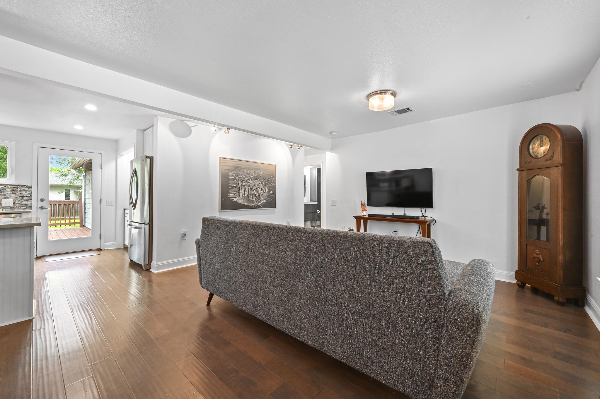 910 E 54th St, Austin, TX 78751