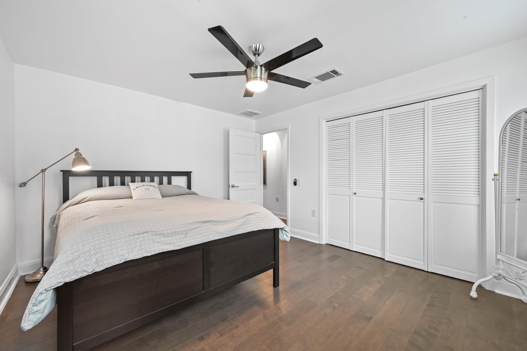 910 E 54th St, Austin, TX 78751
