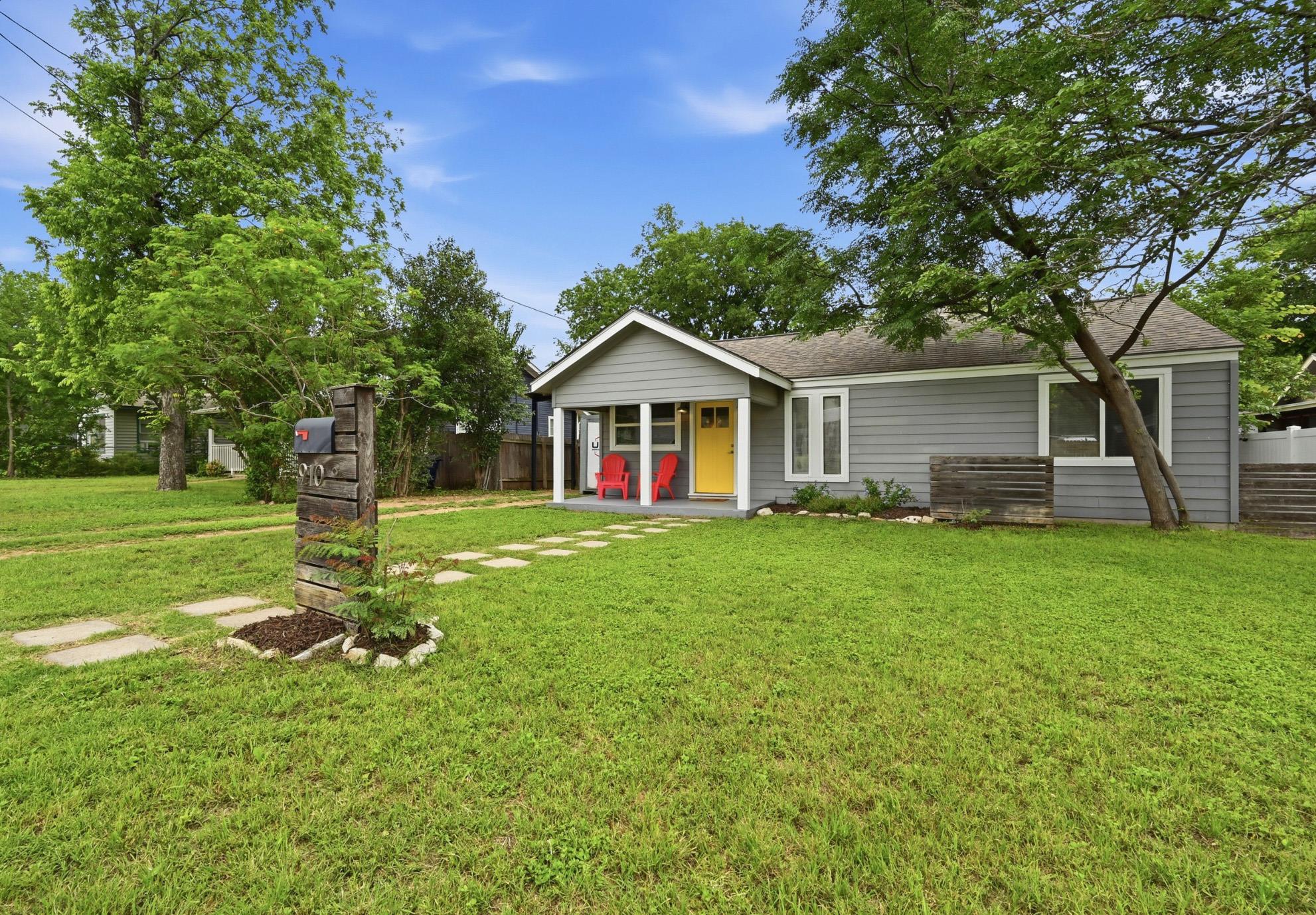 910 E 54th St, Austin, TX 78751