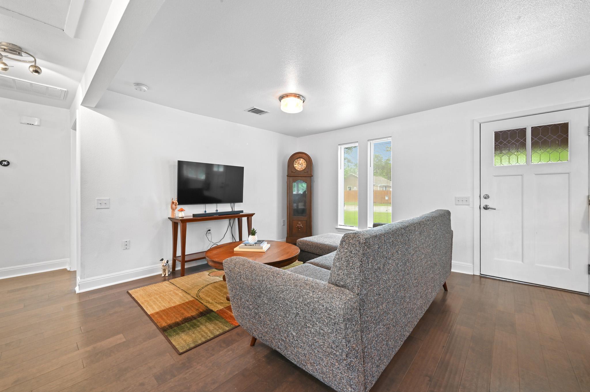 910 E 54th St, Austin, TX 78751