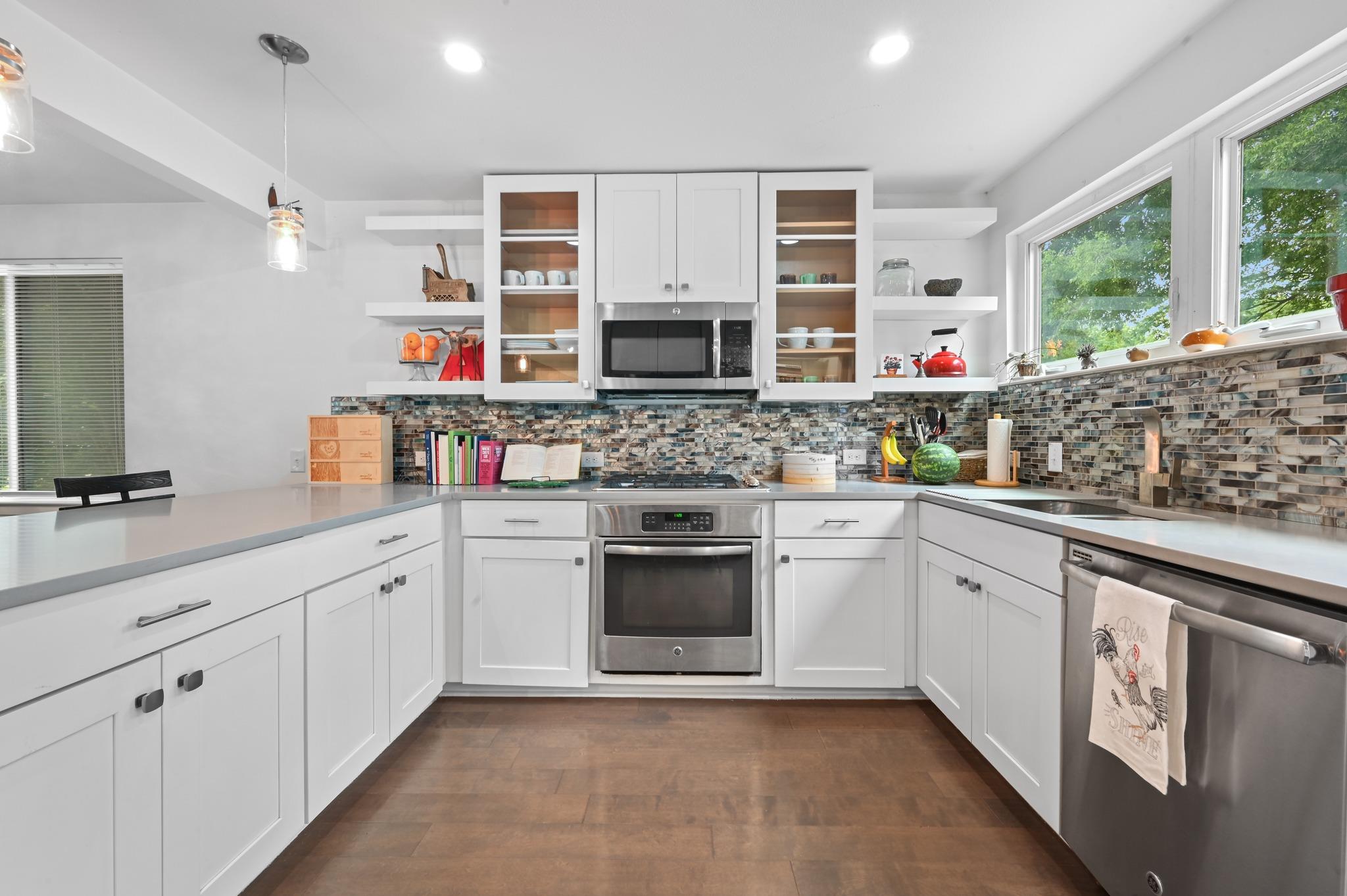 910 E 54th St, Austin, TX 78751