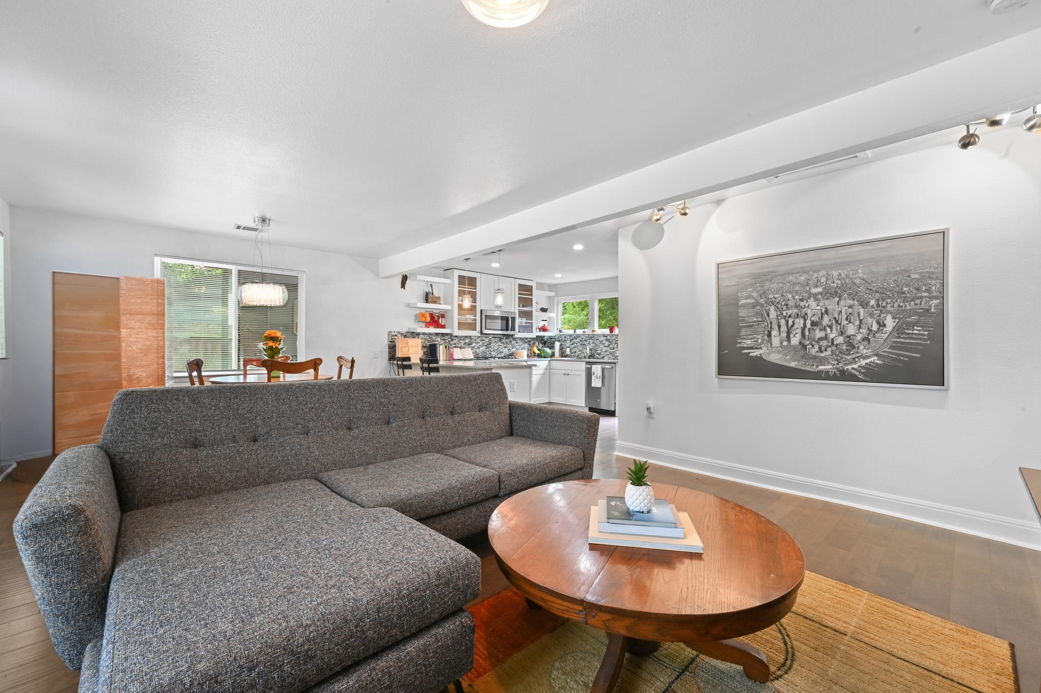 910 E 54th St, Austin, TX 78751