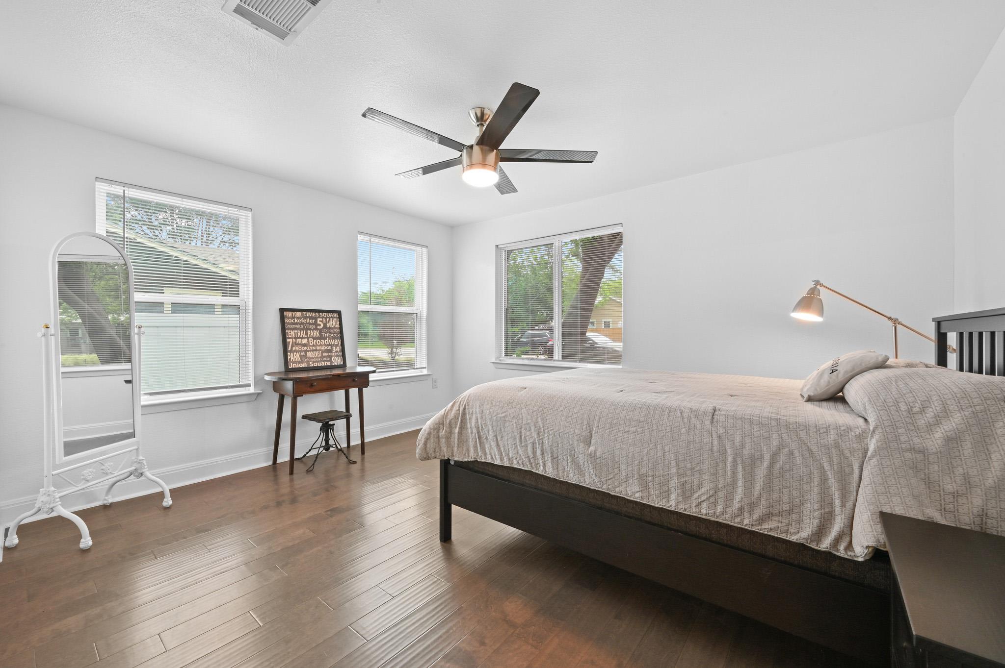 910 E 54th St, Austin, TX 78751