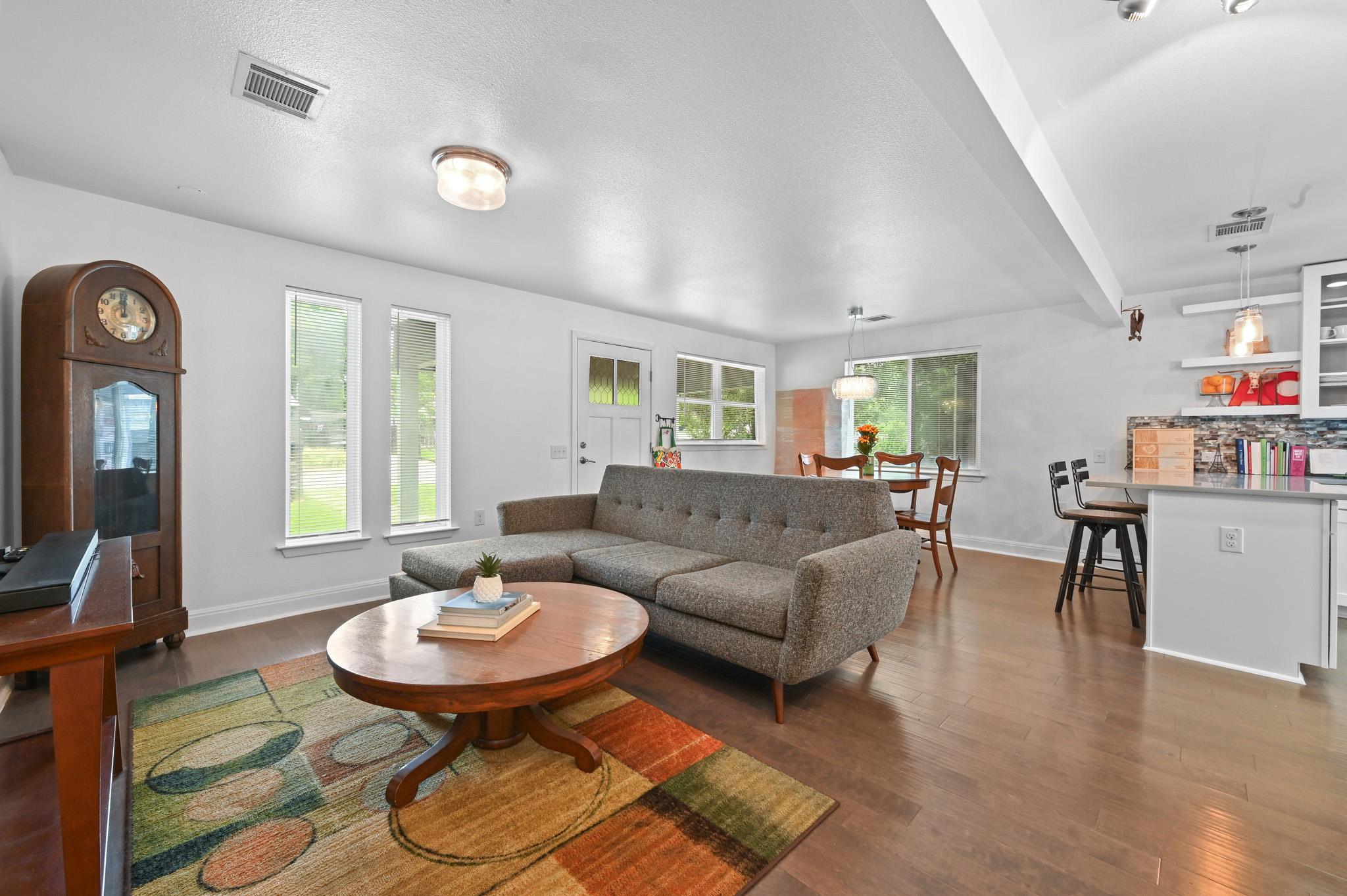 910 E 54th St, Austin, TX 78751