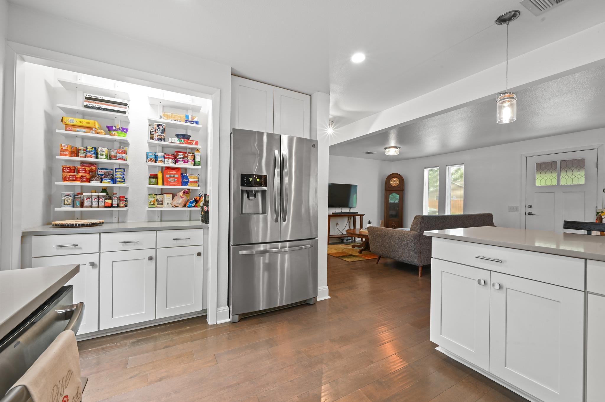 910 E 54th St, Austin, TX 78751