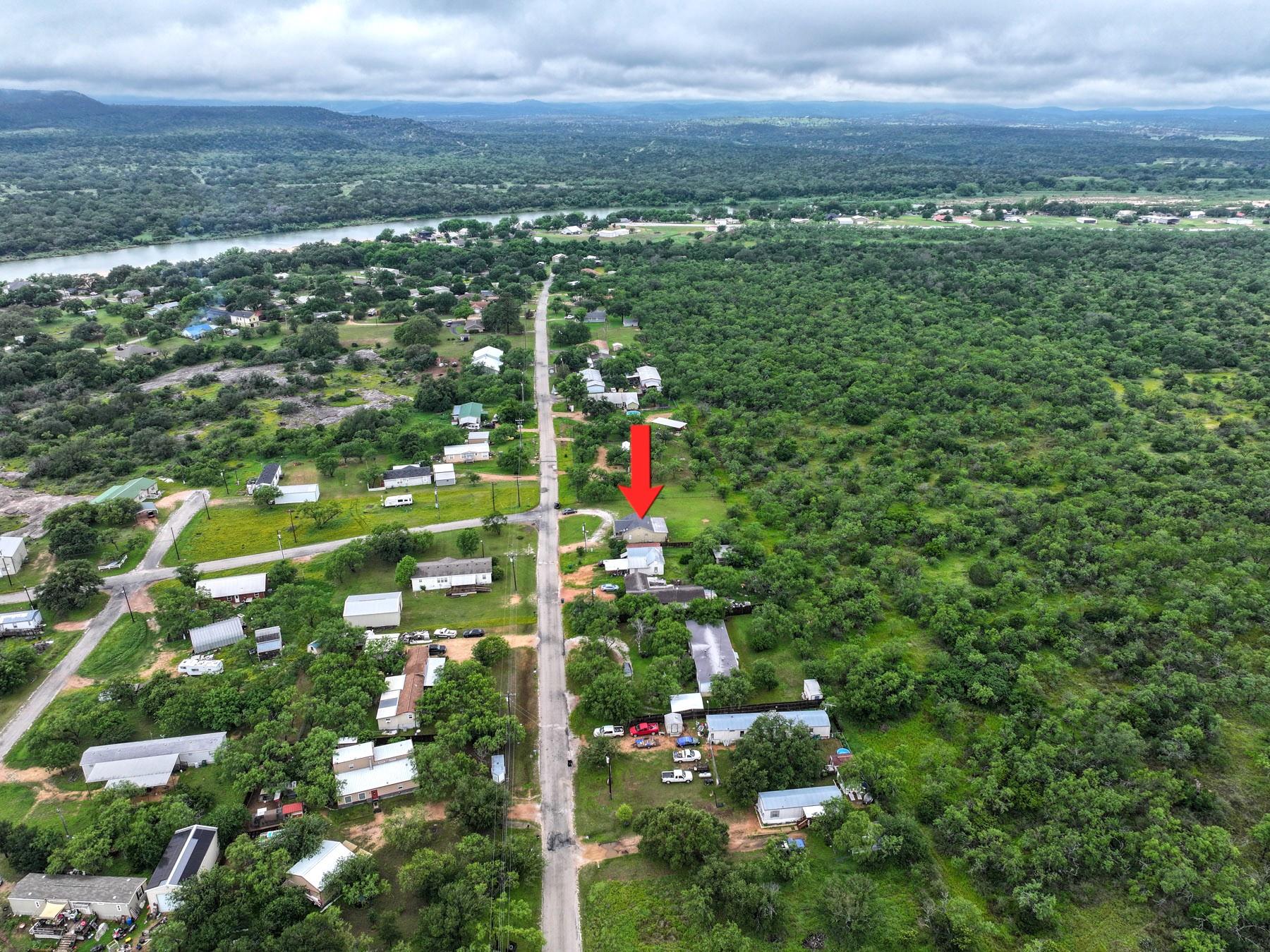 3851 Hermosa Dr, Kingsland, TX 78639