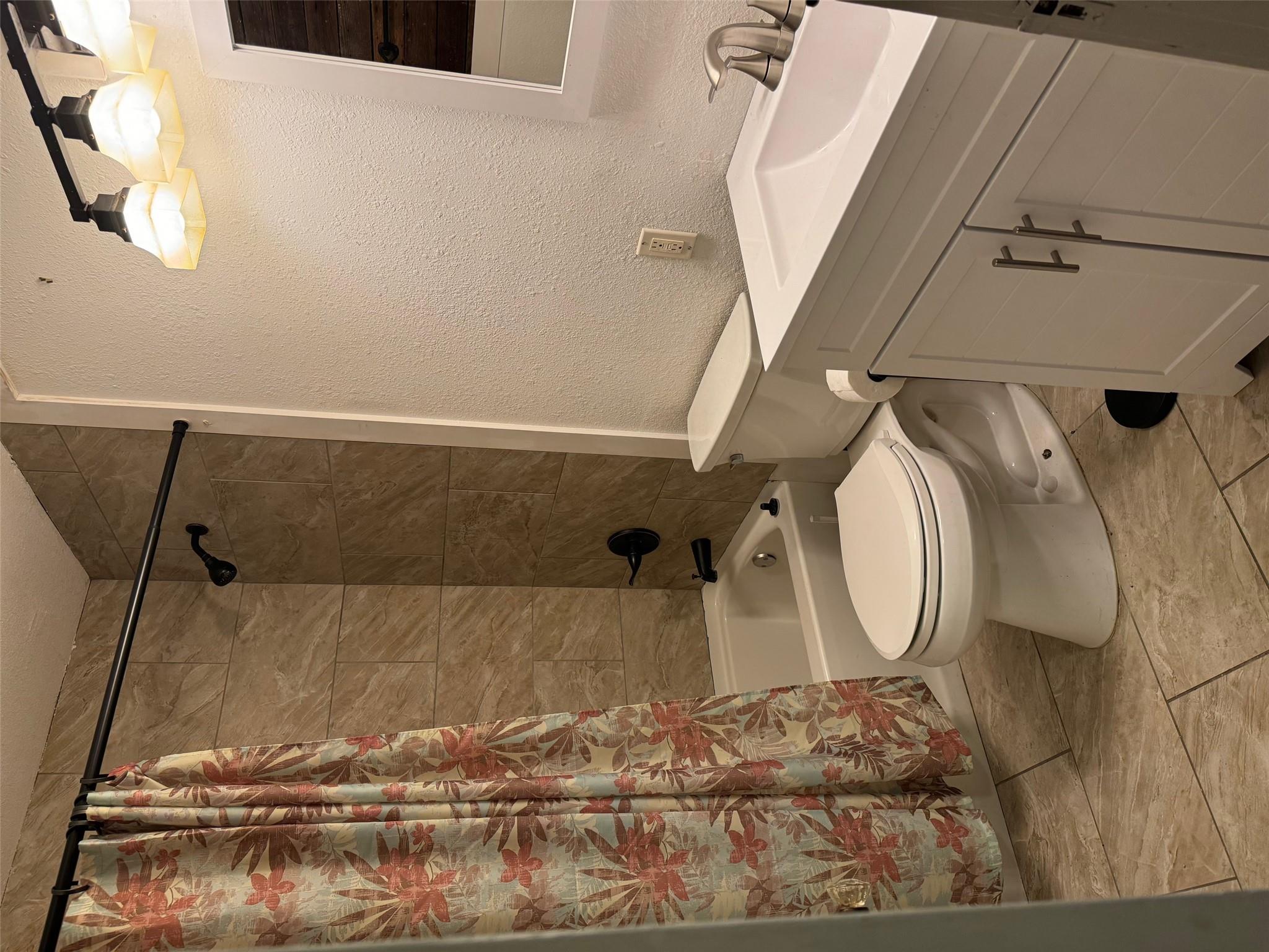3851 Hermosa Dr, Kingsland, TX 78639