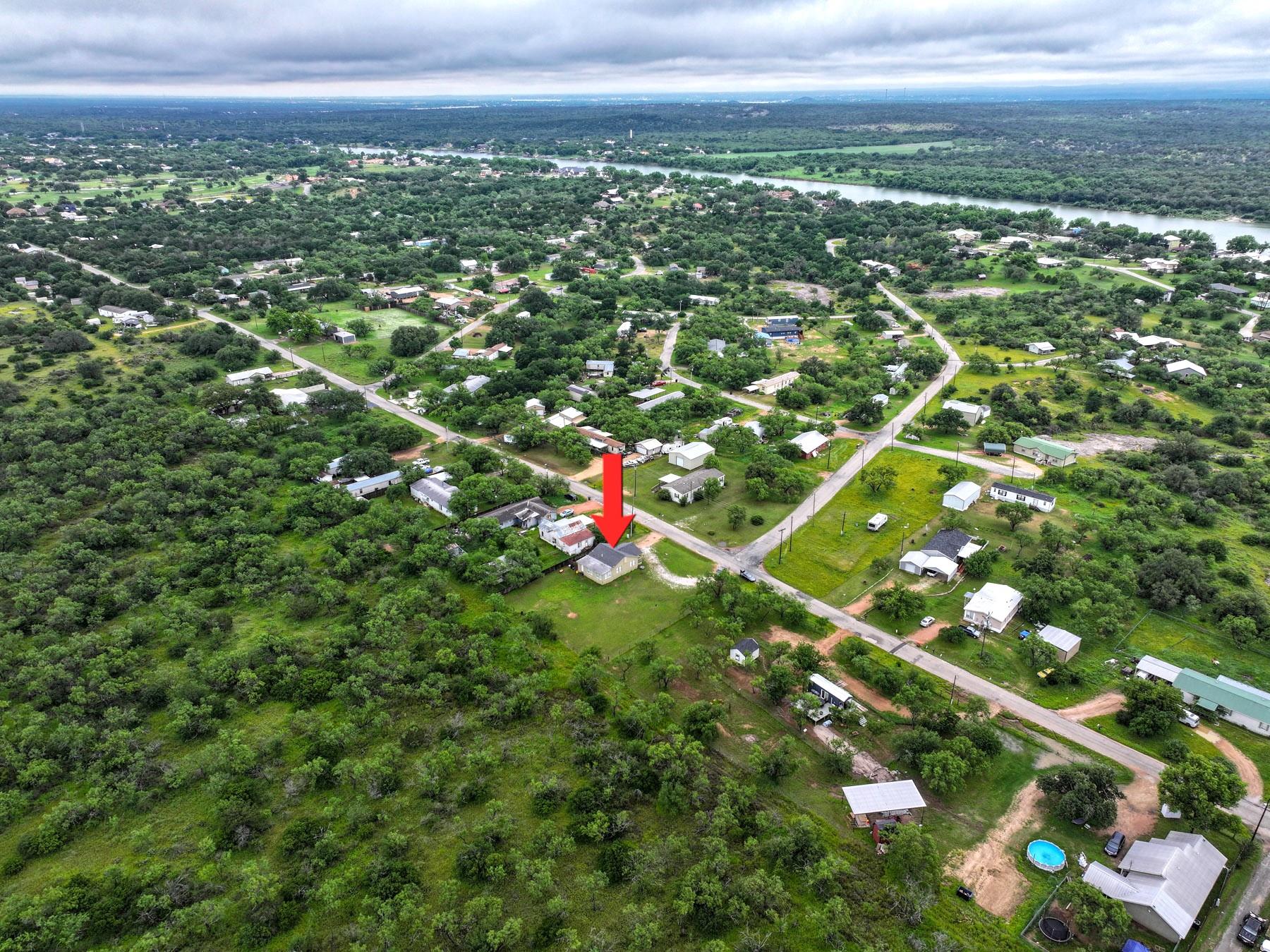 3851 Hermosa Dr, Kingsland, TX 78639