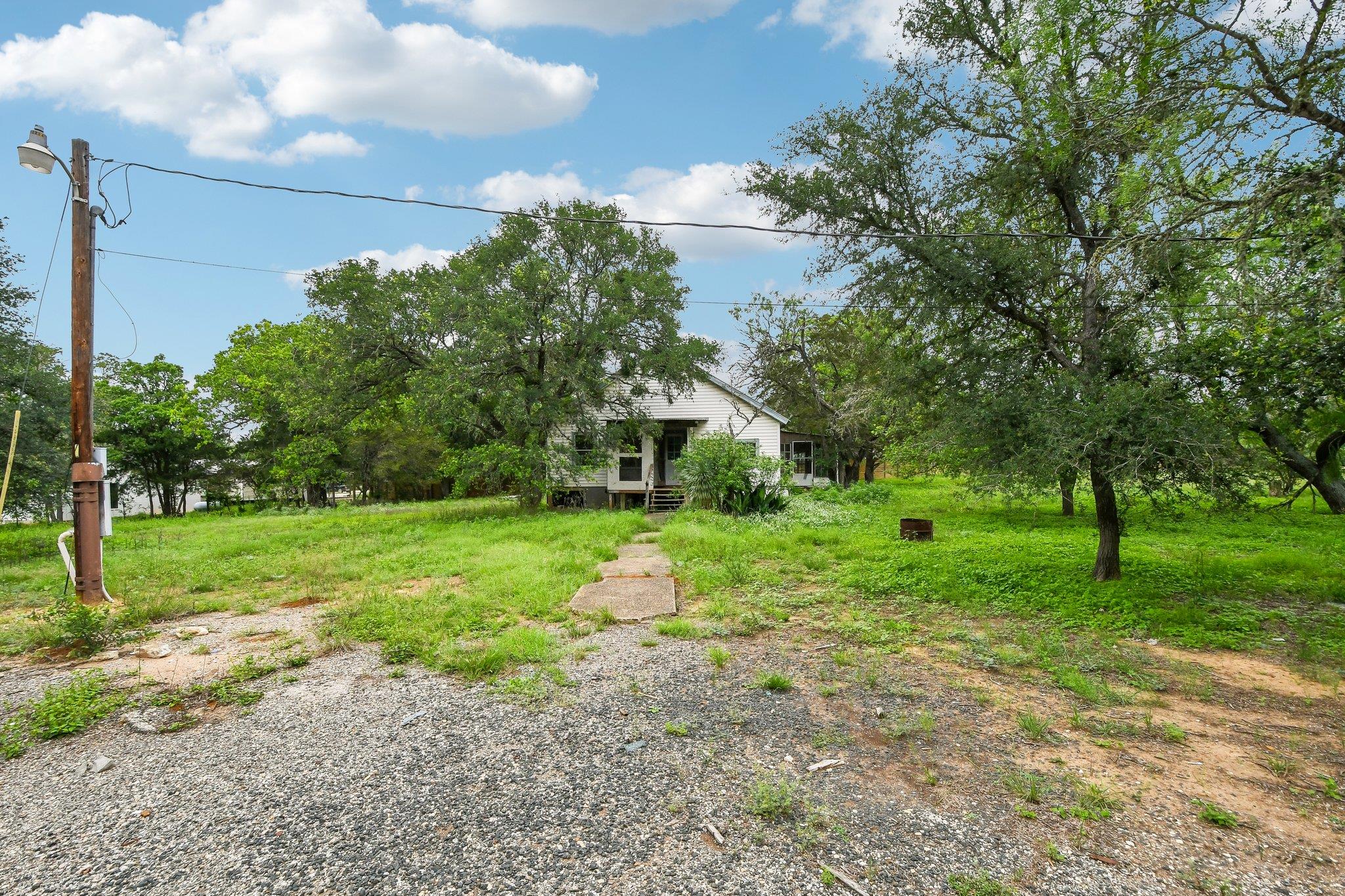 116 Hart Ln, Cedar Creek, TX 78612