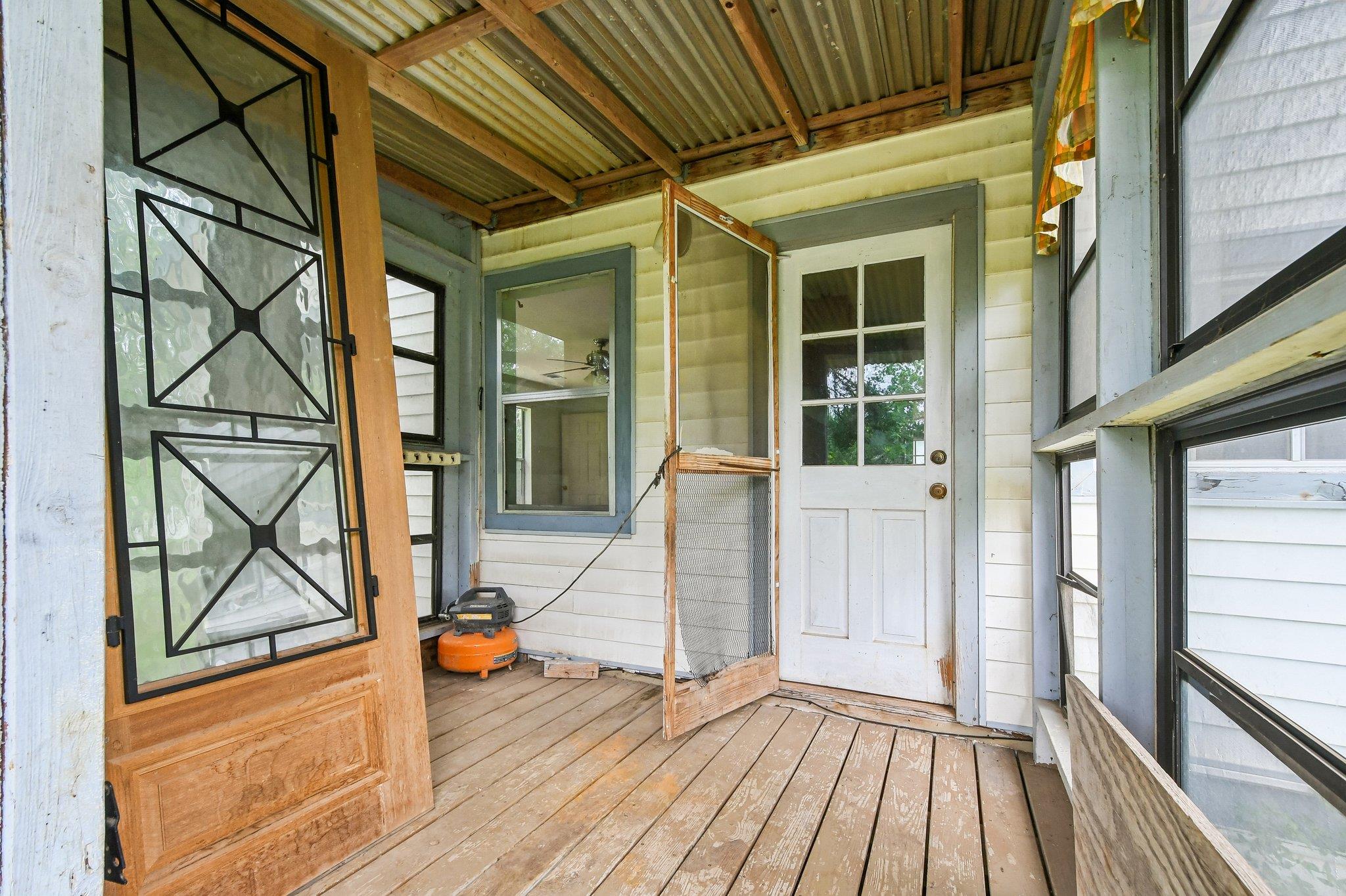 116 Hart Ln, Cedar Creek, TX 78612