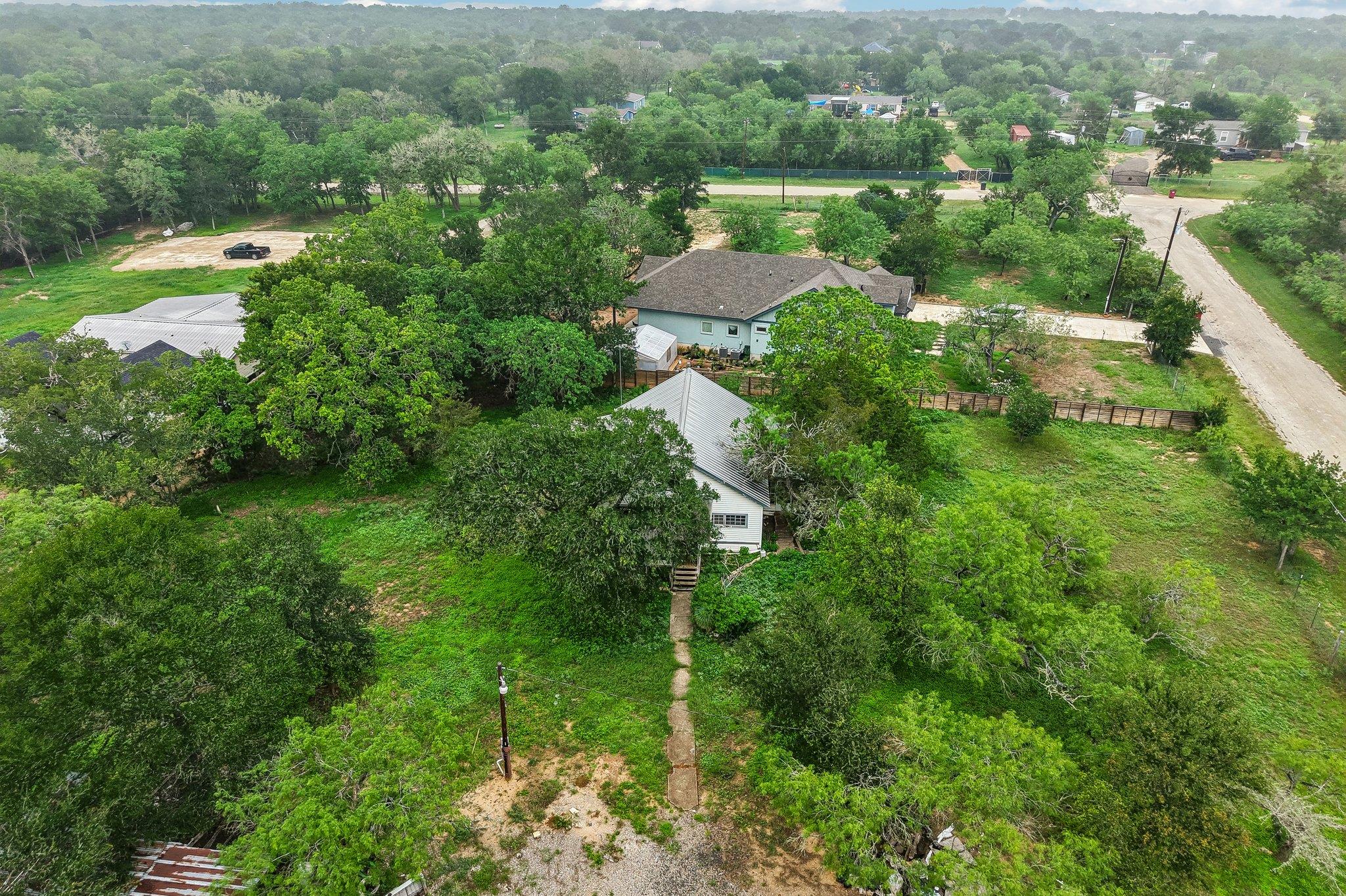 116 Hart Ln, Cedar Creek, TX 78612