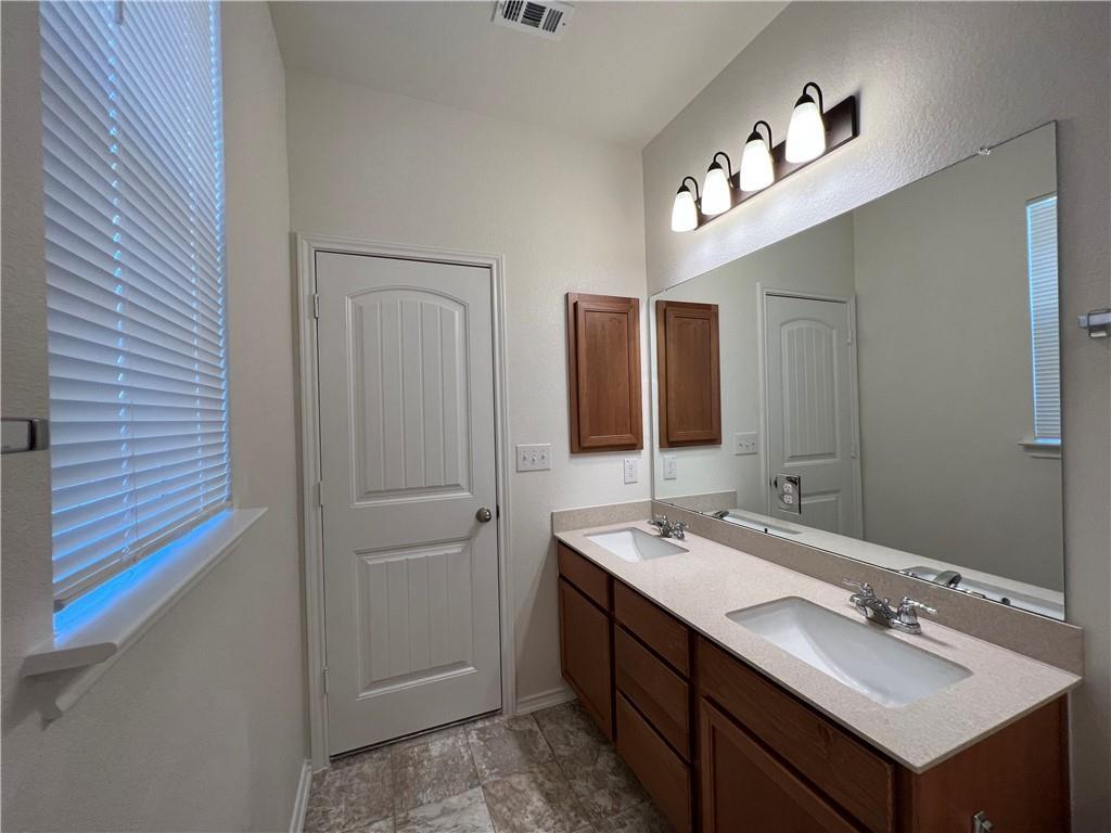 6409 Wagon Spring St, Del Valle, TX 78617