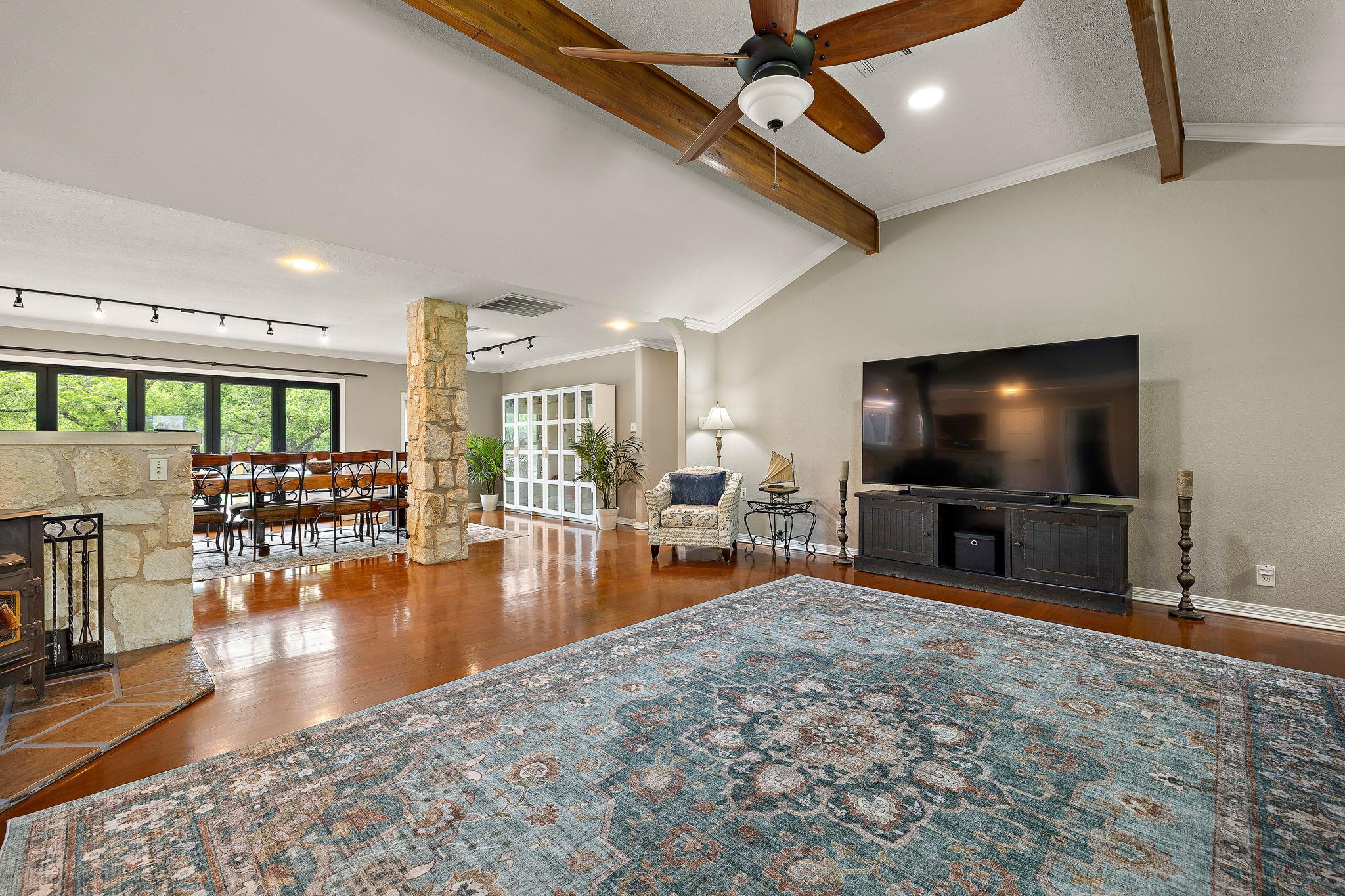 1007 S Gabriel Dr, Leander, TX 78641