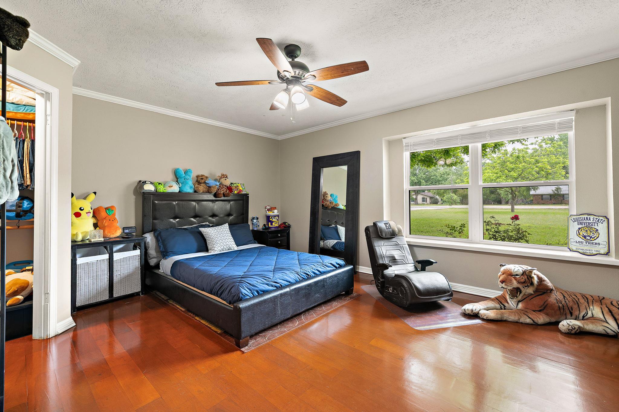 1007 S Gabriel Dr, Leander, TX 78641