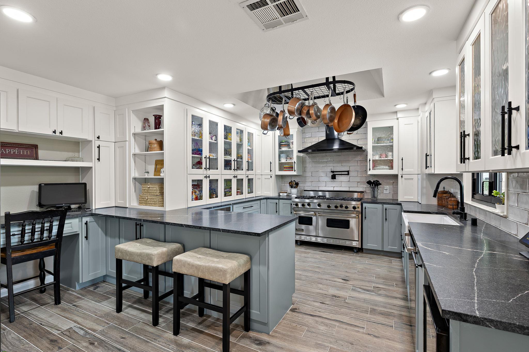 1007 S Gabriel Dr, Leander, TX 78641