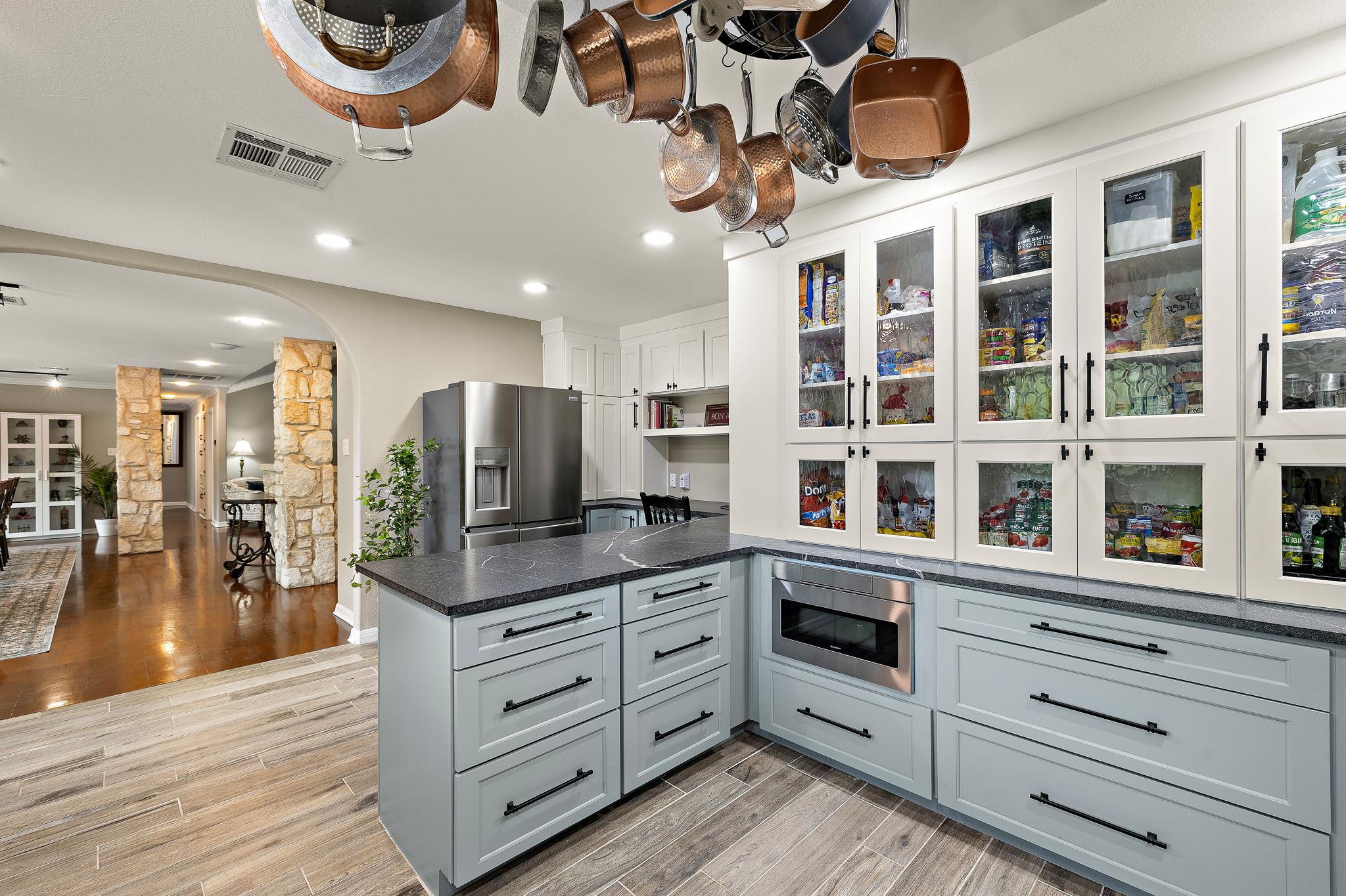 1007 S Gabriel Dr, Leander, TX 78641