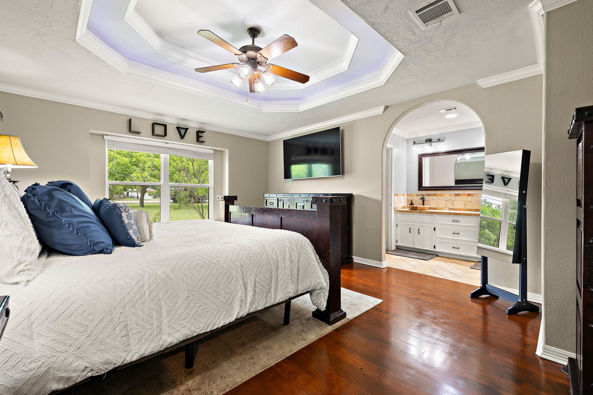1007 S Gabriel Dr, Leander, TX 78641
