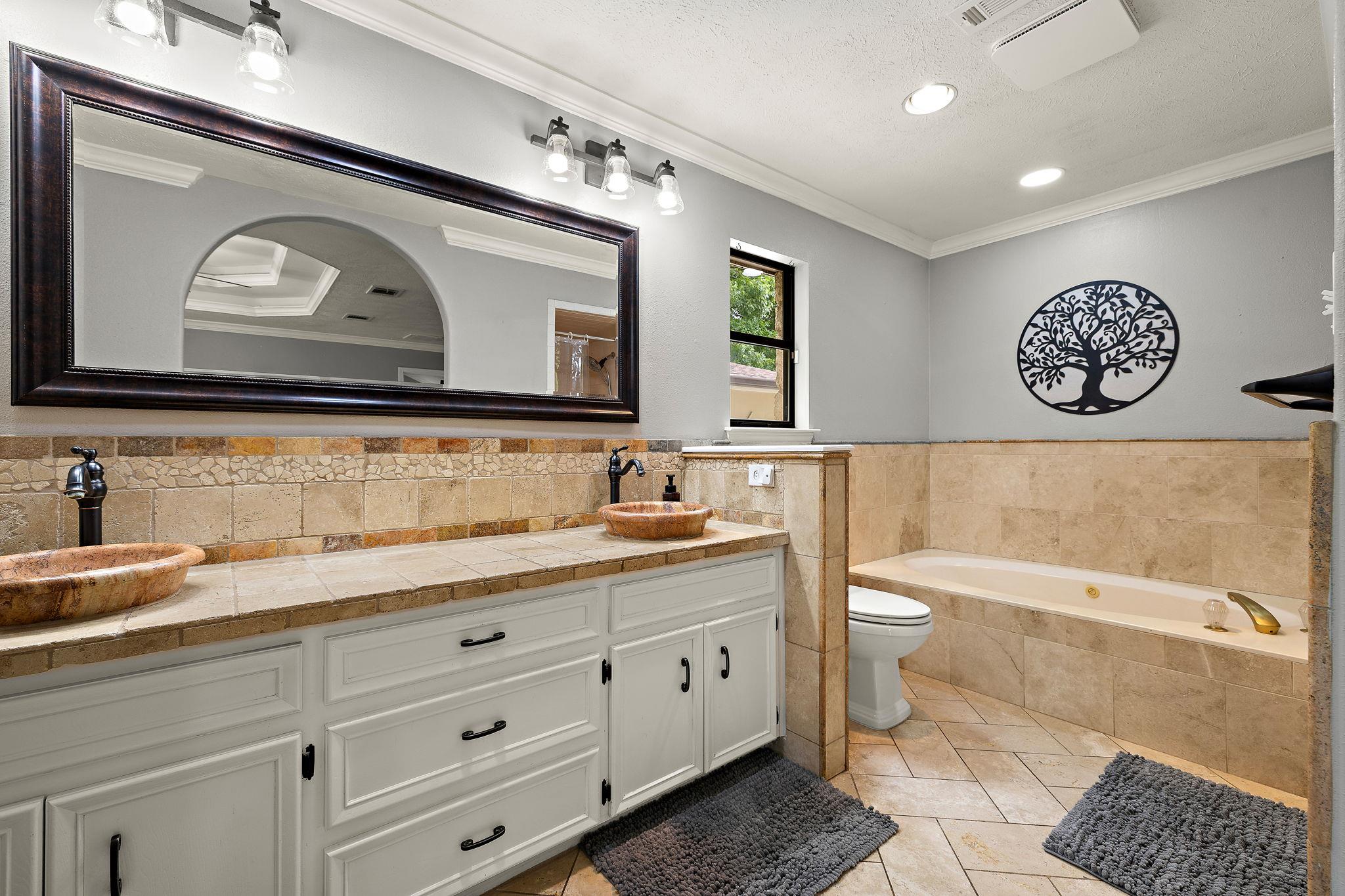 1007 S Gabriel Dr, Leander, TX 78641