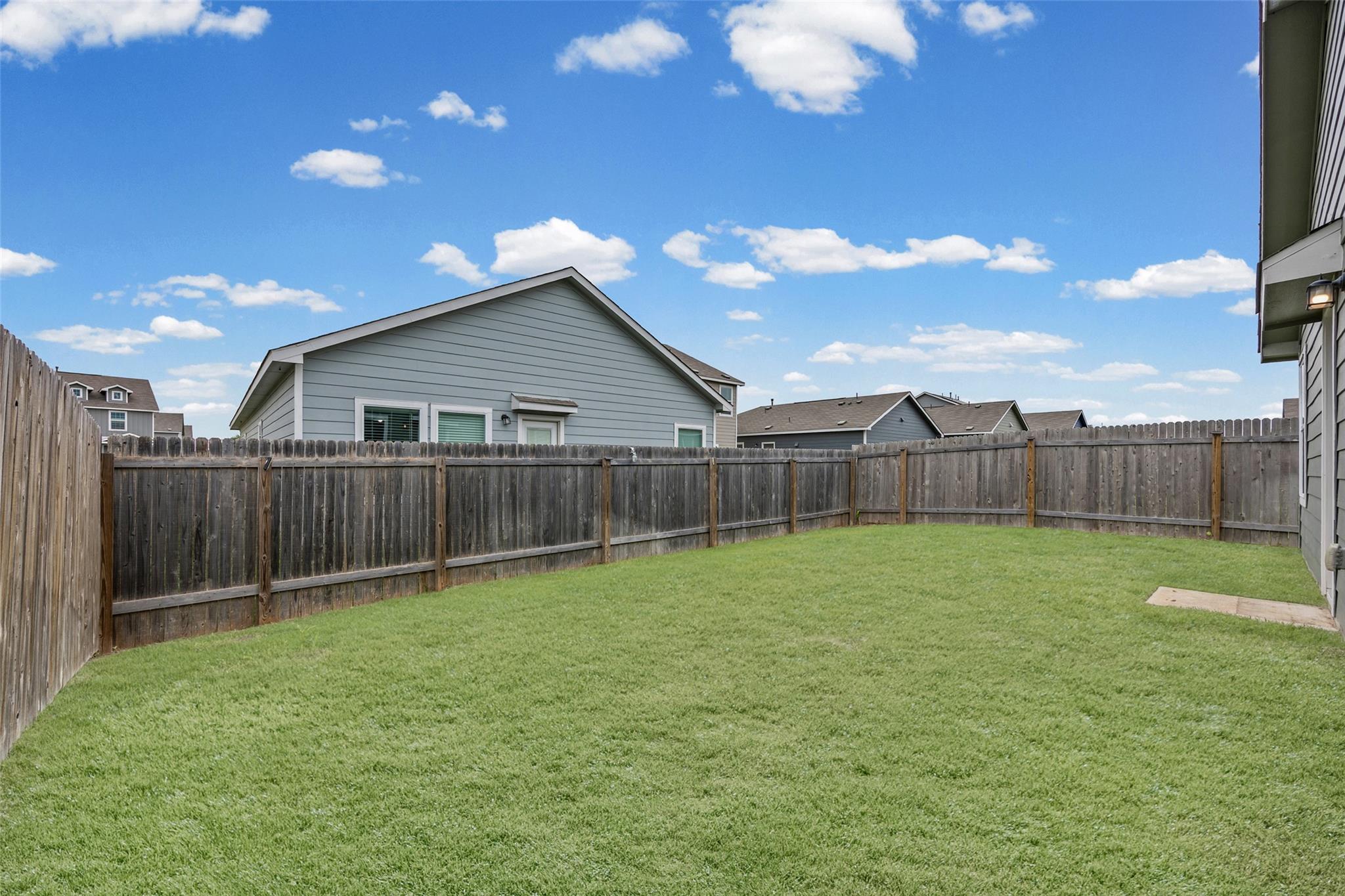 364 Gabbro Gdns, Maxwell, TX 78656