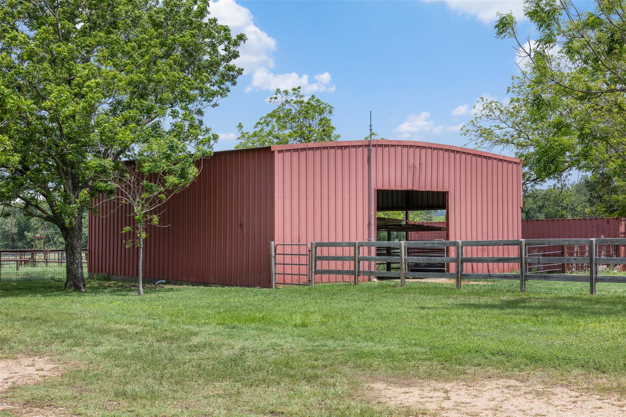 1016 County Road 306, Rockdale, TX 76567