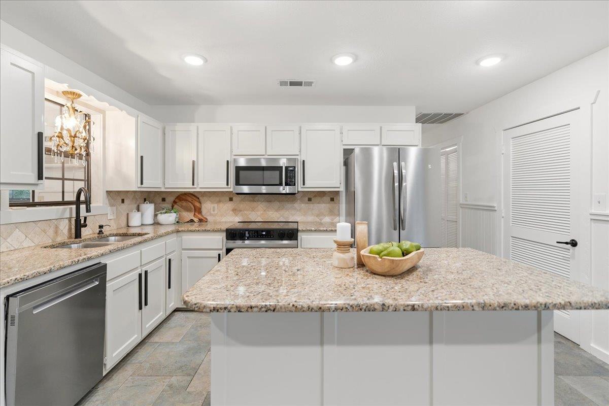 1401 Avenida Serena, Marble Falls, TX 78654