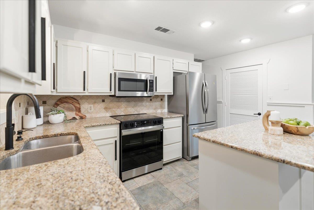 1401 Avenida Serena, Marble Falls, TX 78654