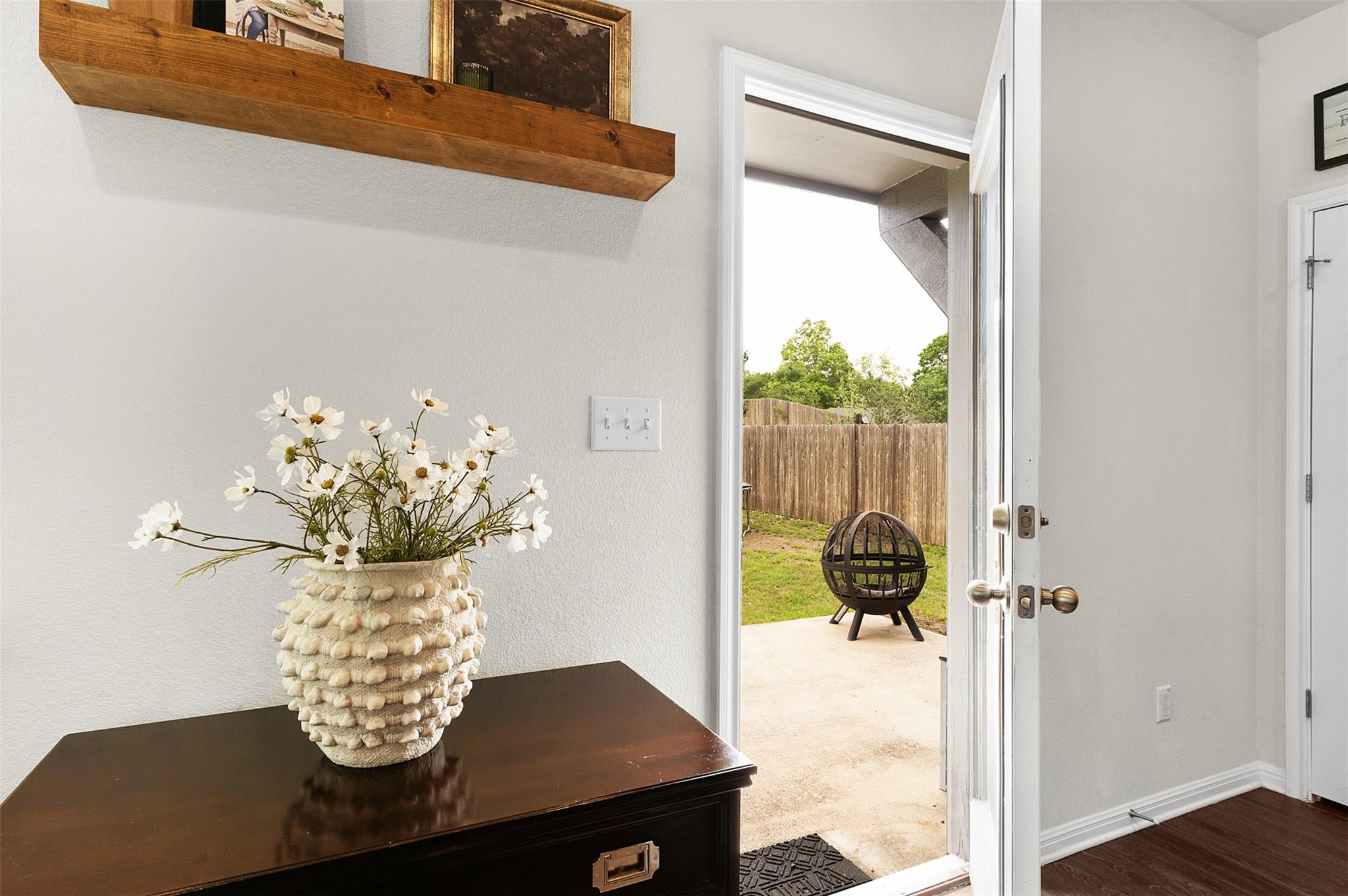 925 Stampede Rd, San Marcos, TX 78666