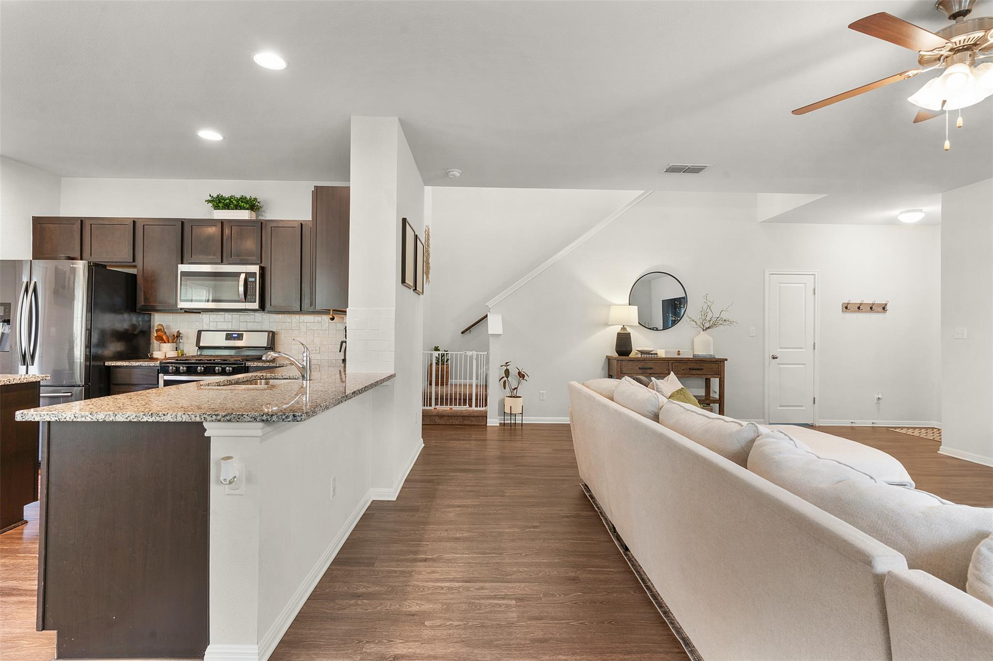 925 Stampede Rd, San Marcos, TX 78666