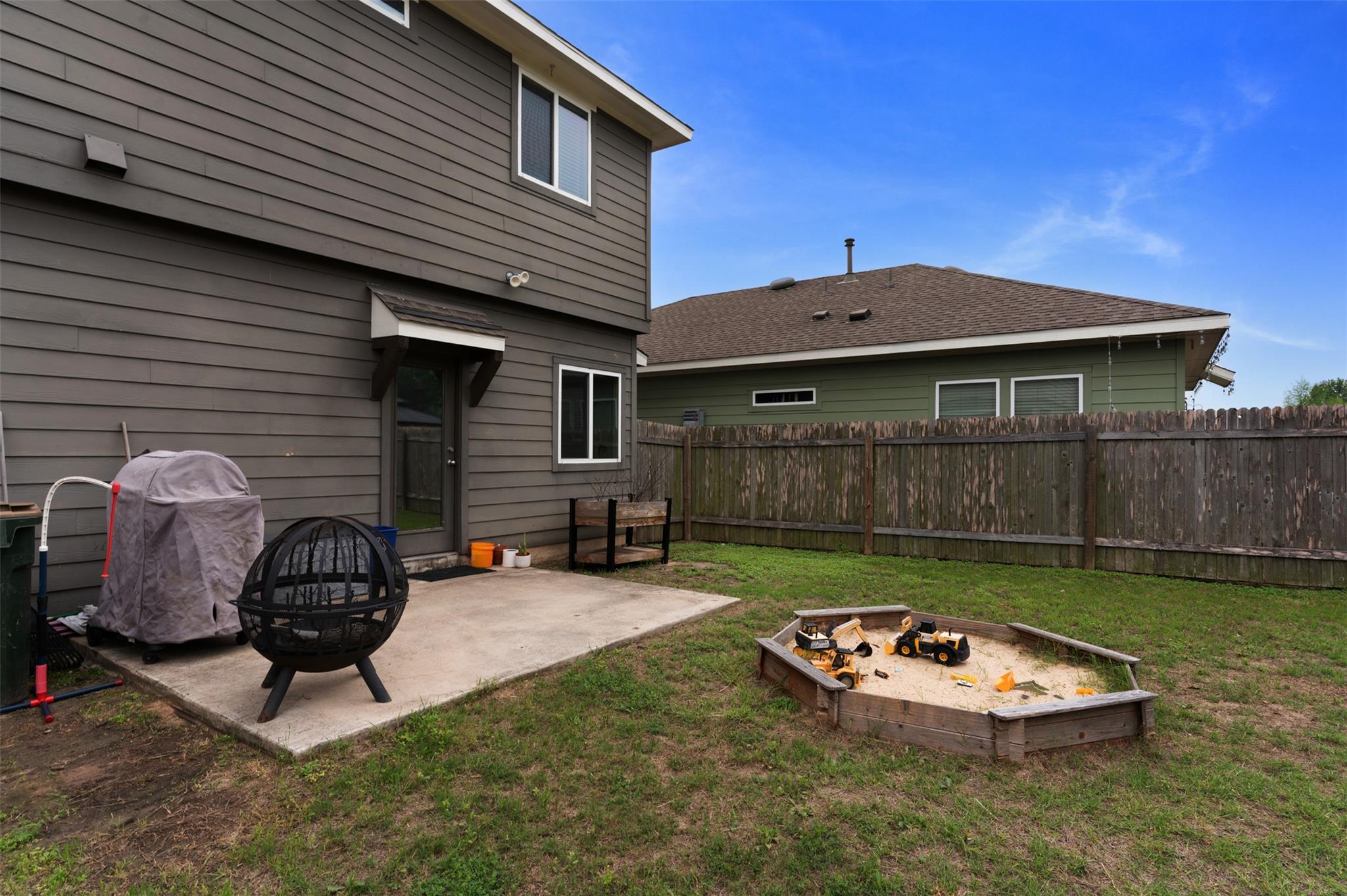 925 Stampede Rd, San Marcos, TX 78666
