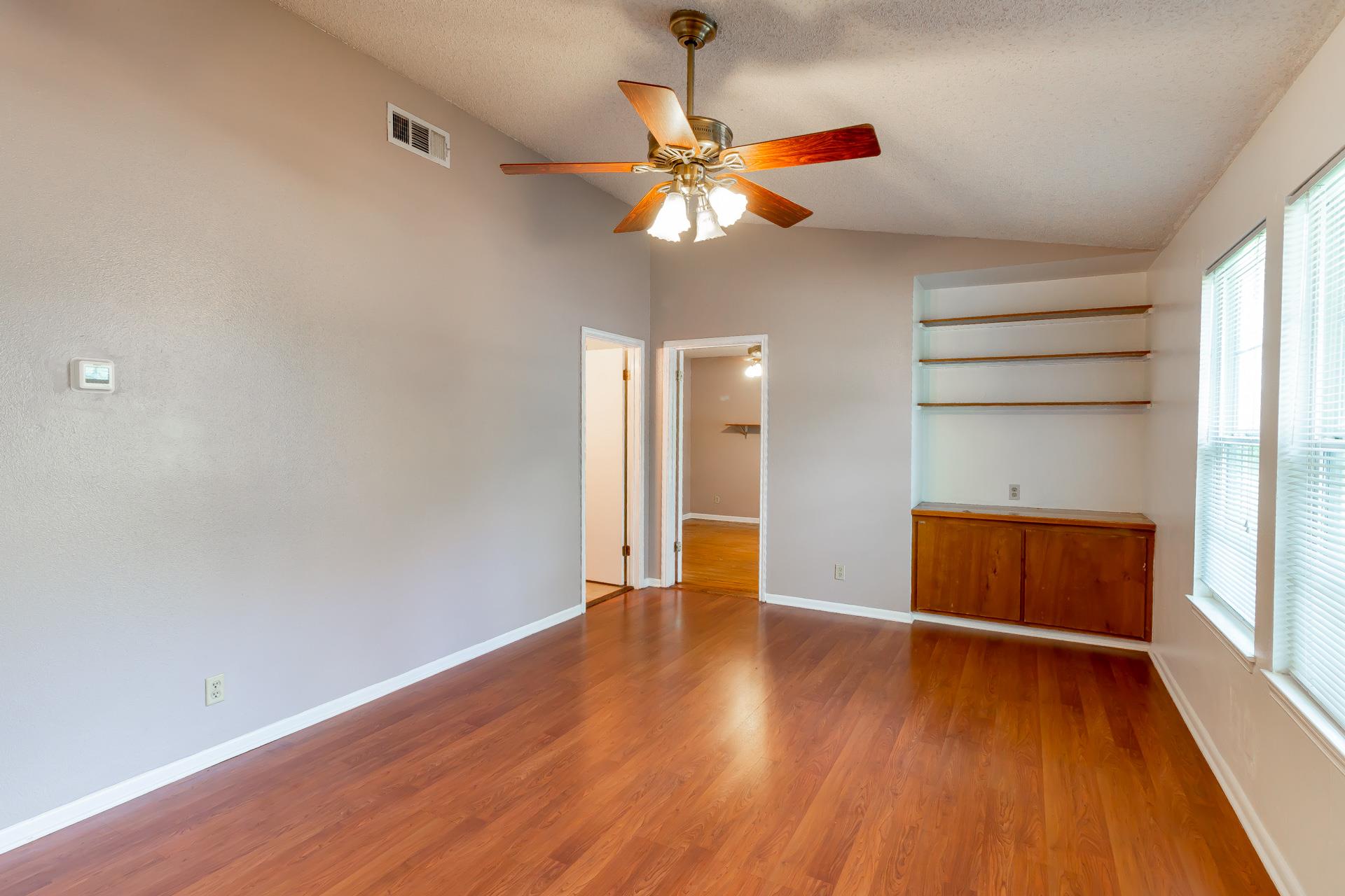 913 E 53rd 1/2 St # B, Austin, TX 78751