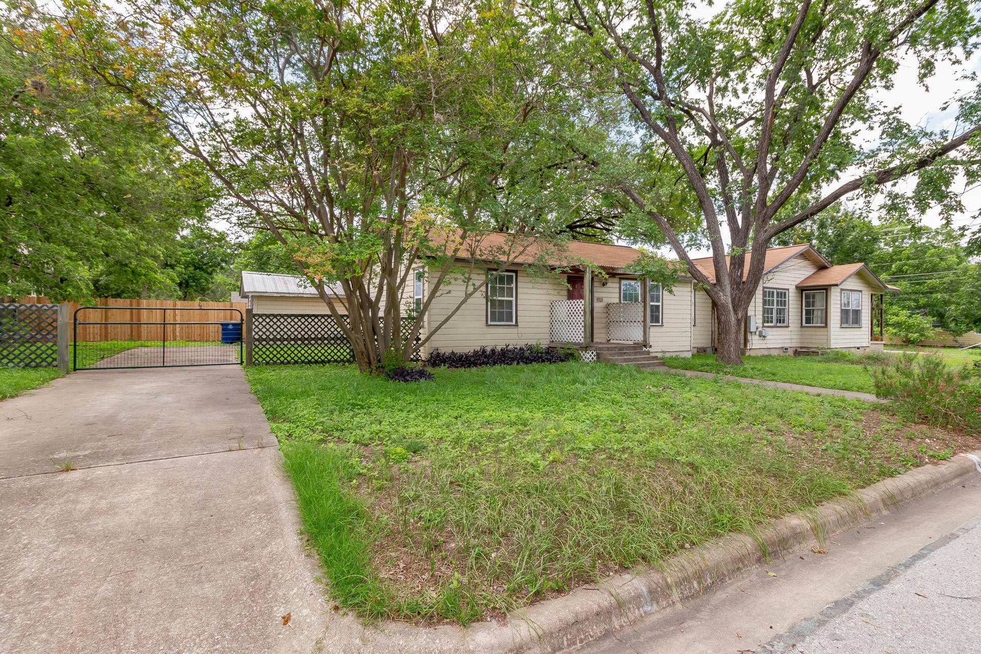 913 E 53rd 1/2 St # B, Austin, TX 78751