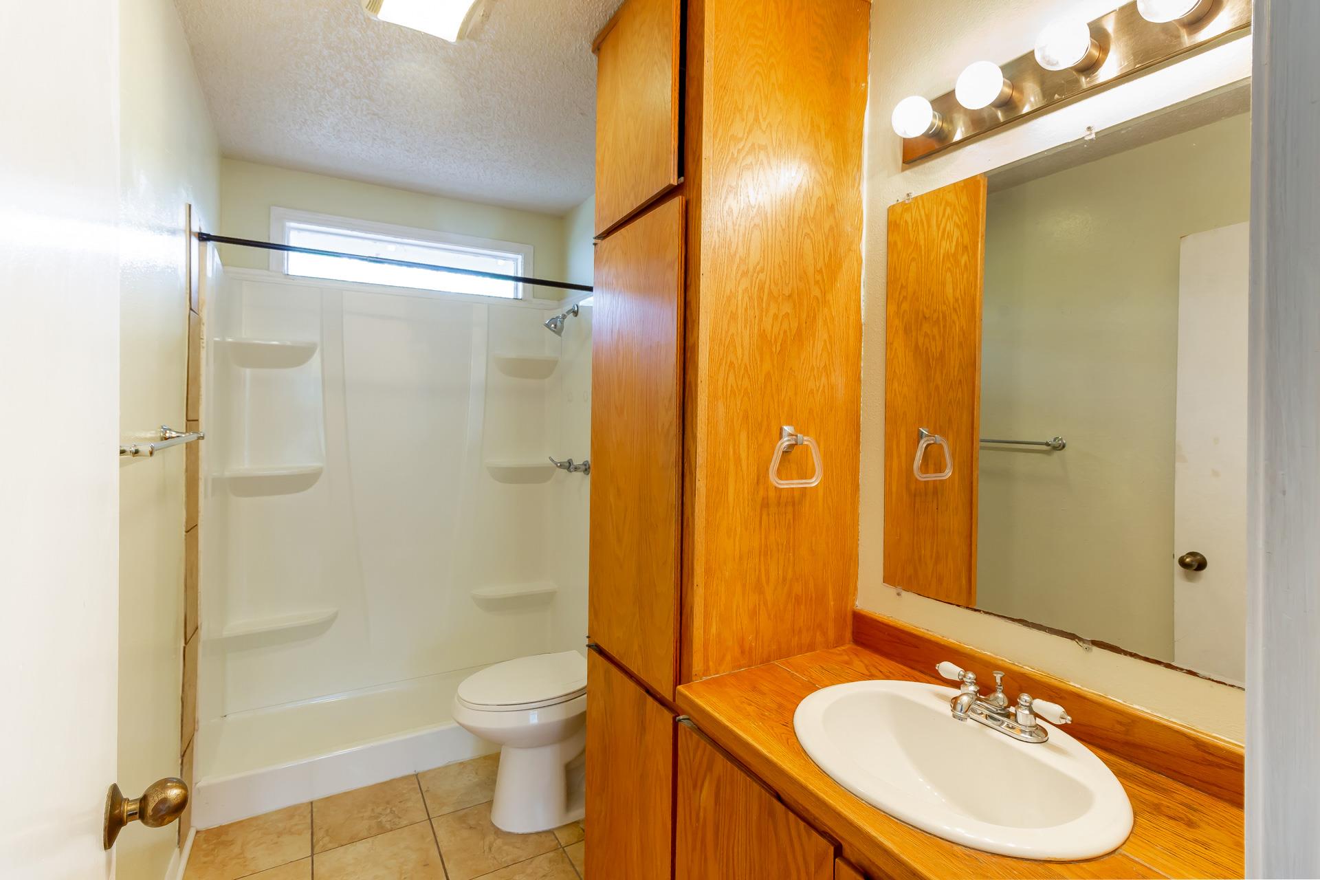 913 E 53rd 1/2 St # B, Austin, TX 78751