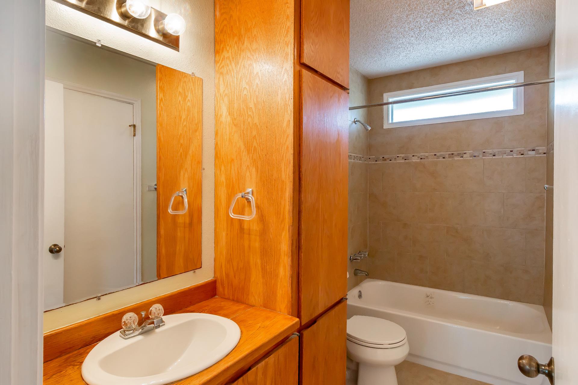 913 E 53rd 1/2 St # B, Austin, TX 78751