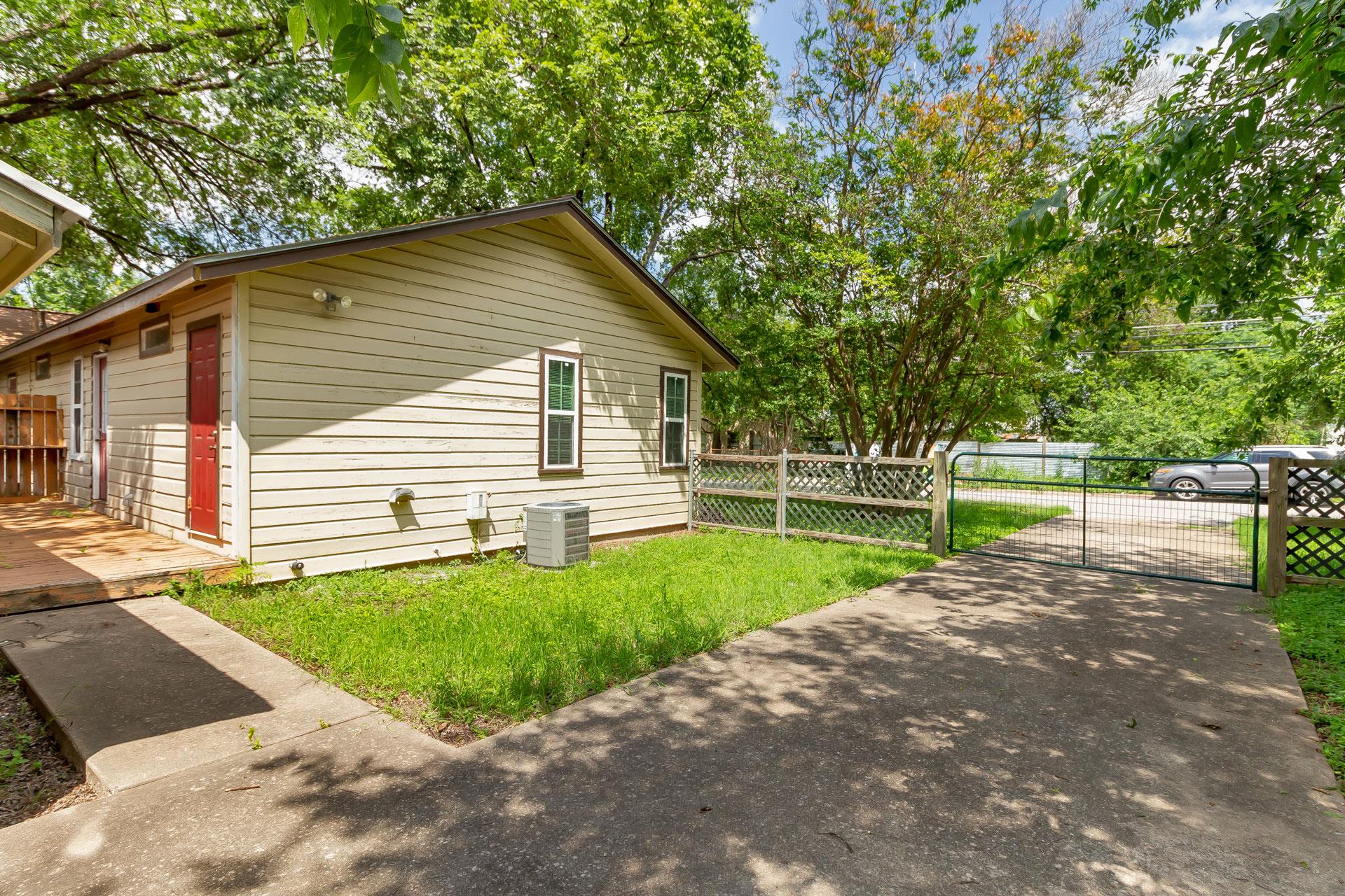 913 E 53rd 1/2 St # B, Austin, TX 78751