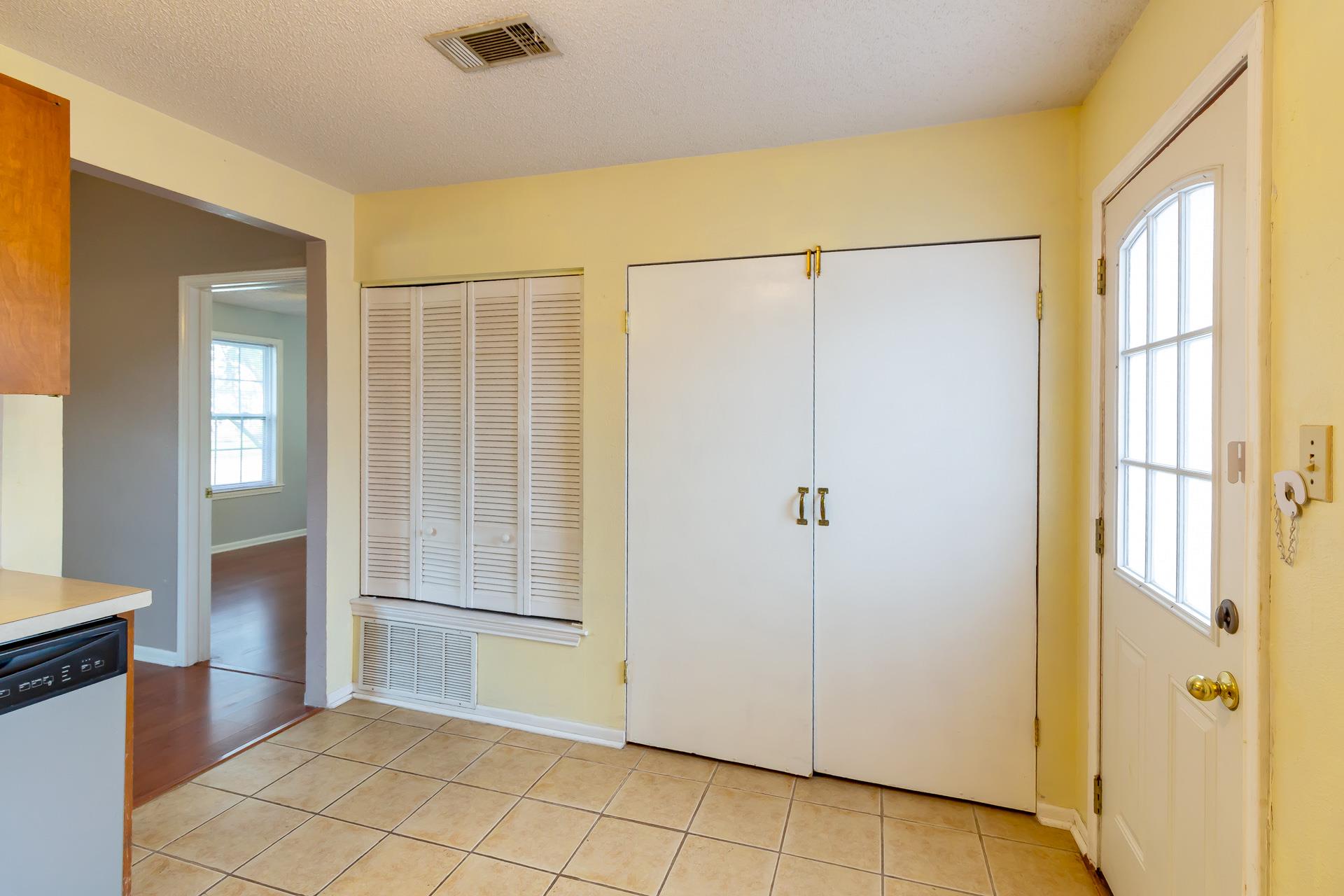 913 E 53rd 1/2 St # B, Austin, TX 78751