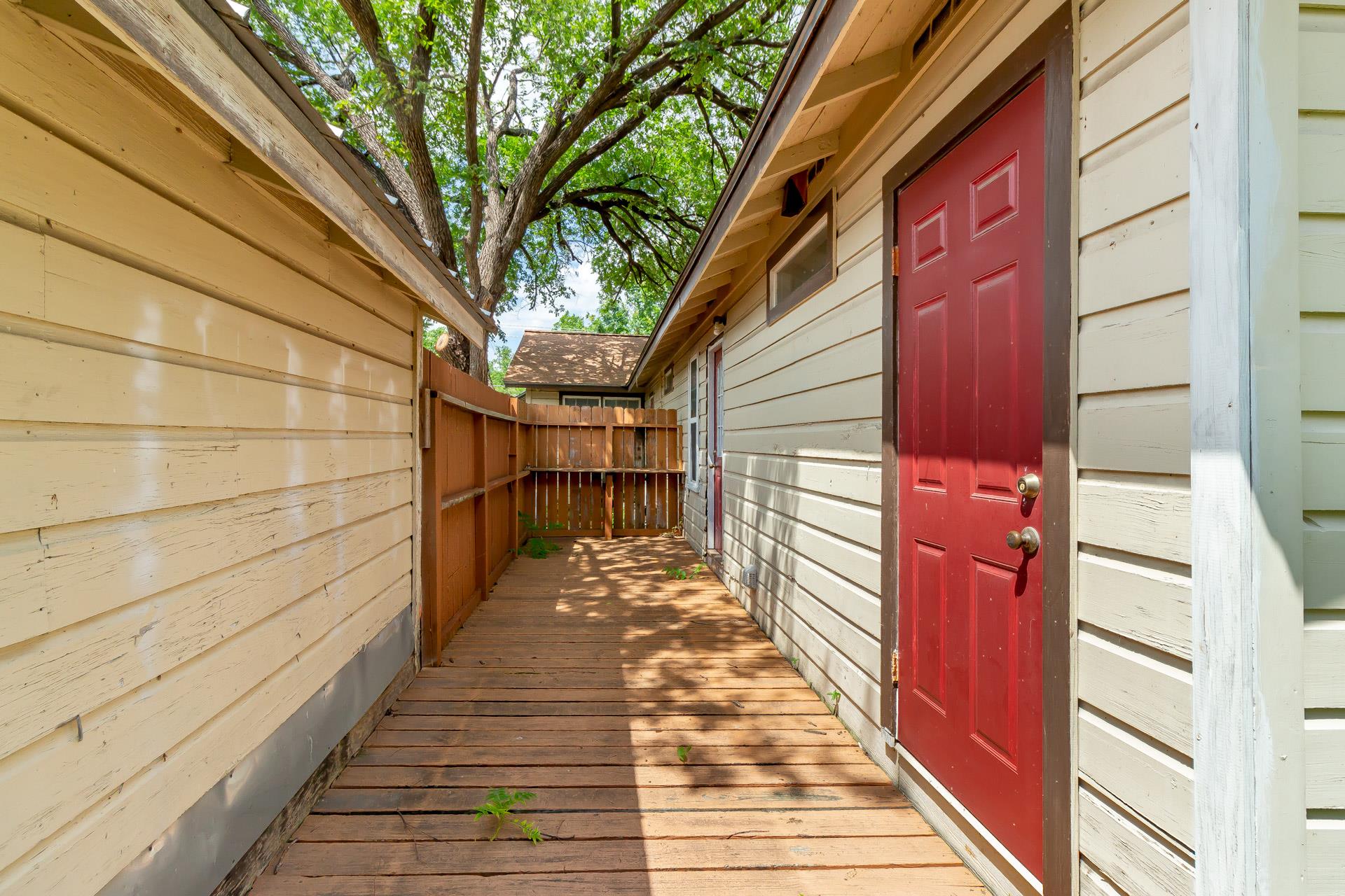 913 E 53rd 1/2 St # B, Austin, TX 78751
