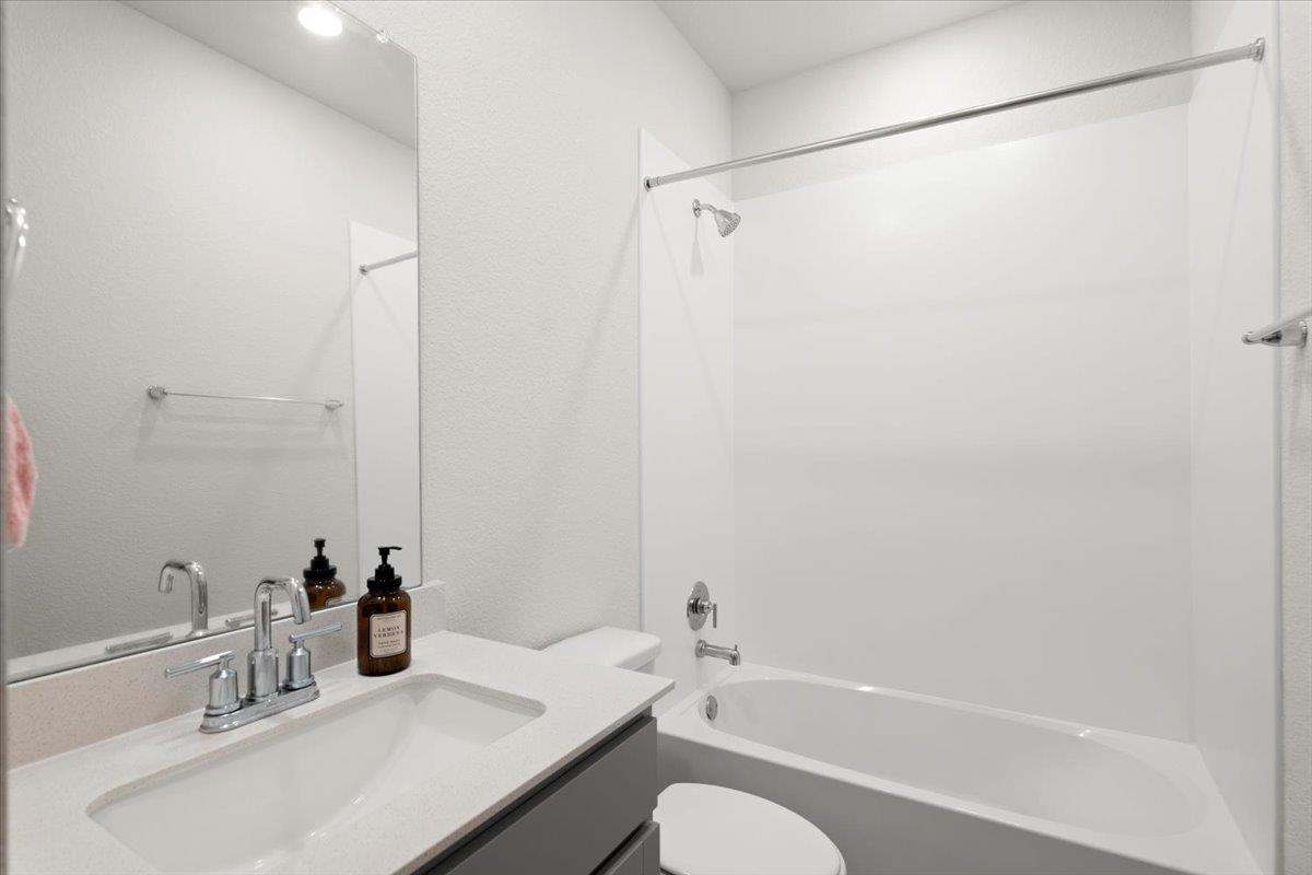 2613 INDIAN CLOVER Trl, Leander, TX 78641
