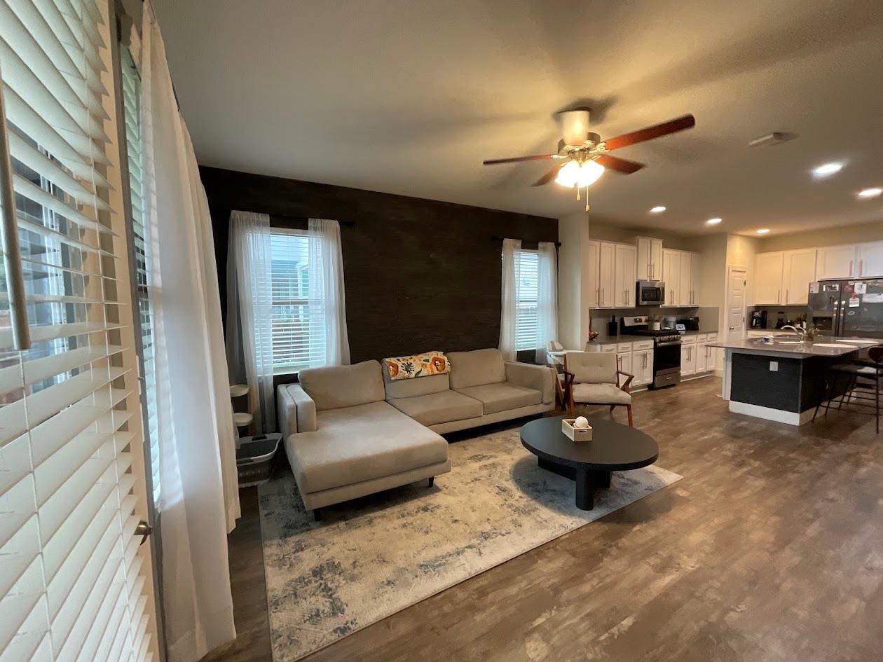 624 Golden Glory Rd, Leander, TX 78641