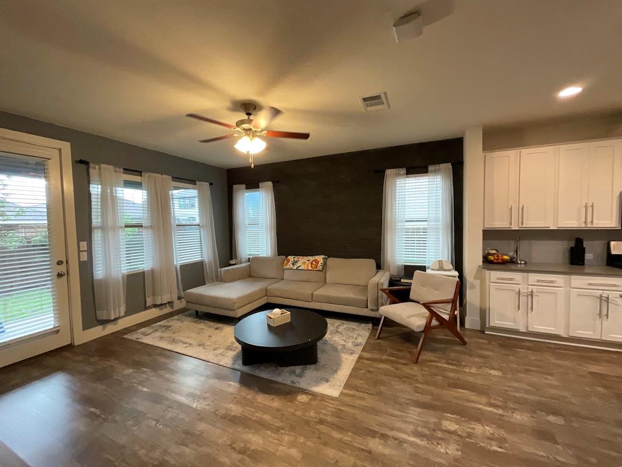 624 Golden Glory Rd, Leander, TX 78641