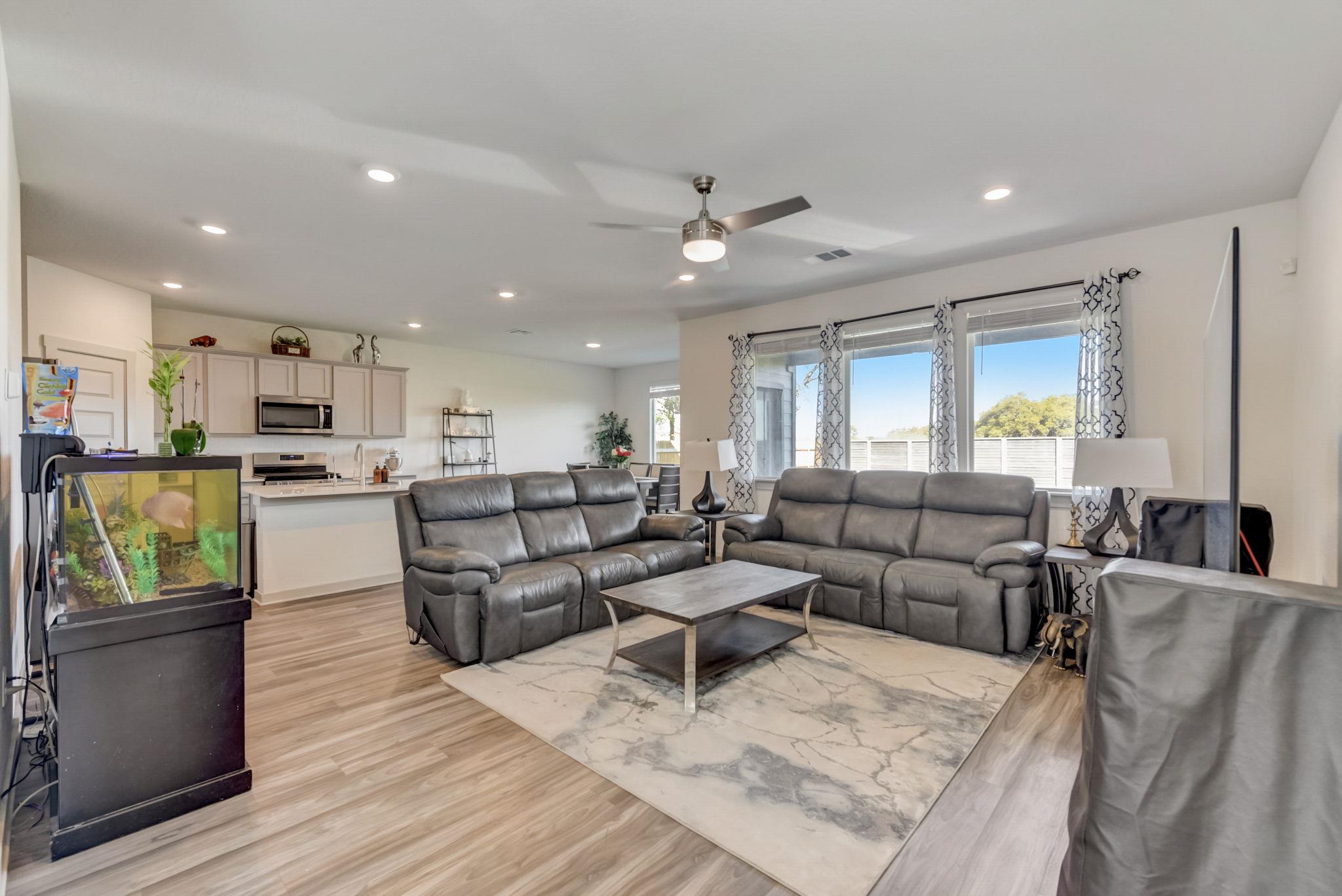 109 Cupreata Ln, Leander, TX 78641