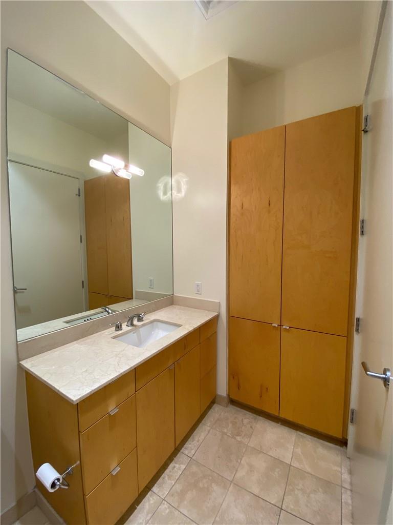 555 E 5th St # 717, Austin, TX 78701