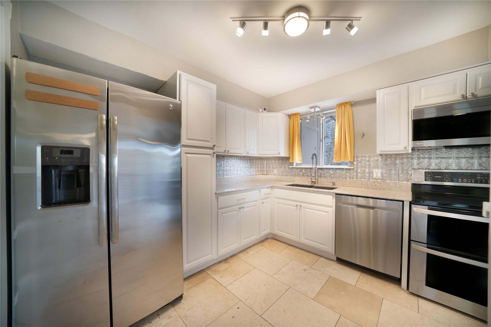 500 E Riverside Dr # 242, Austin, TX 78704