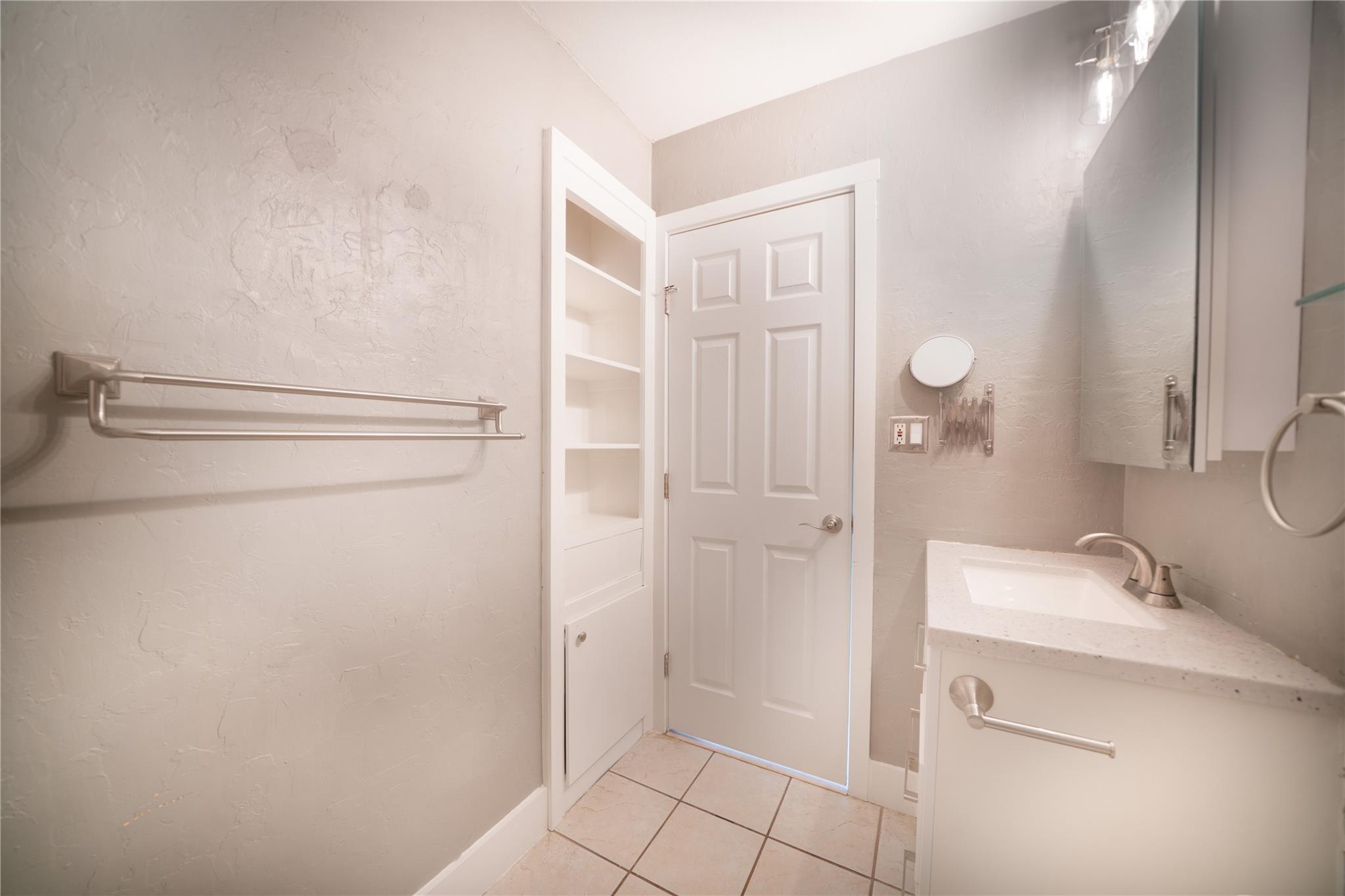500 E Riverside Dr # 242, Austin, TX 78704