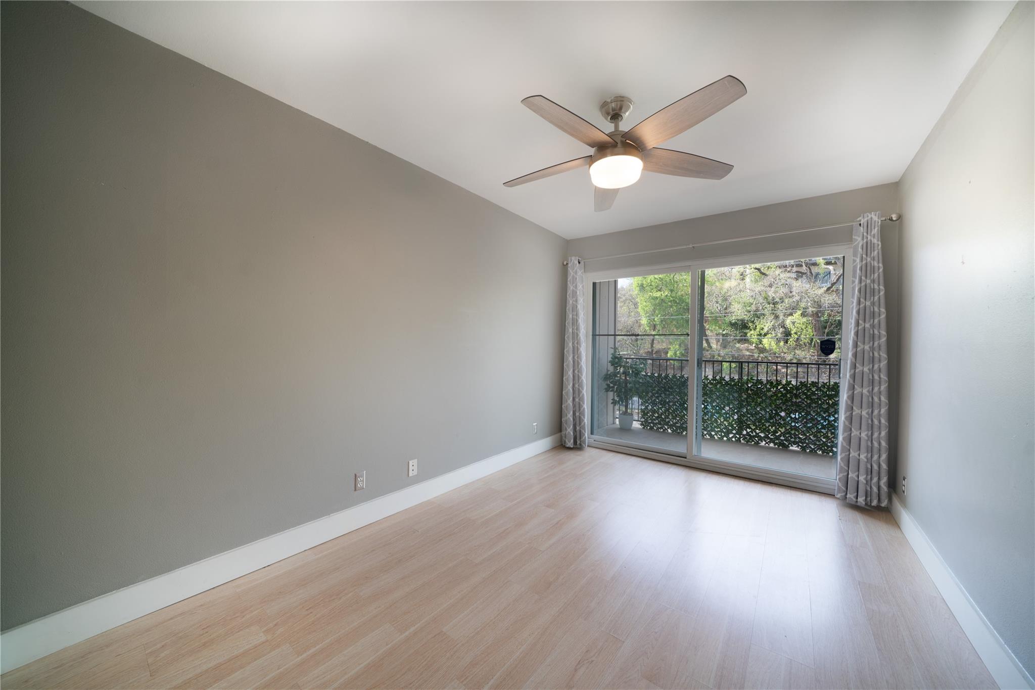 500 E Riverside Dr # 242, Austin, TX 78704