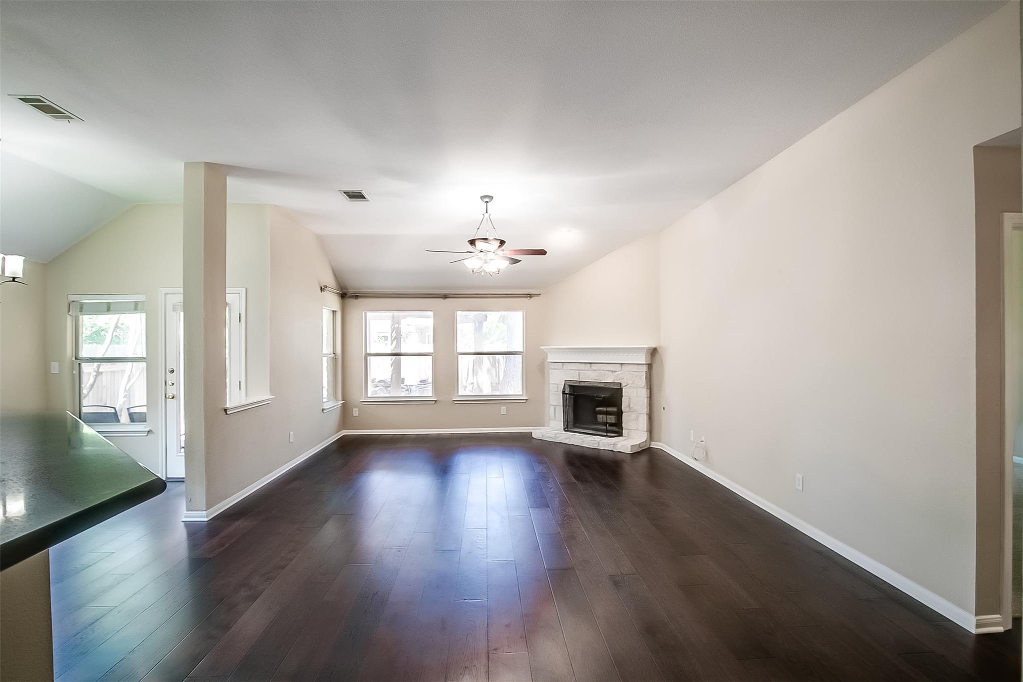 9516 Pasatiempo Dr, Austin, TX 78717
