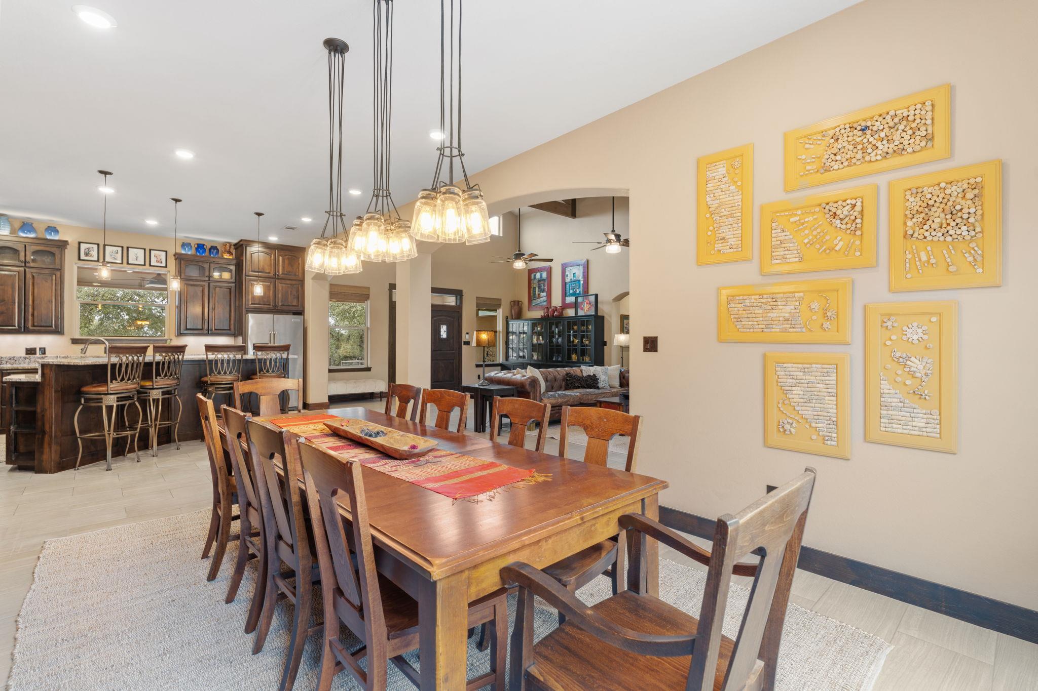 20117 Moon Dance Ln, Spicewood, TX 78669