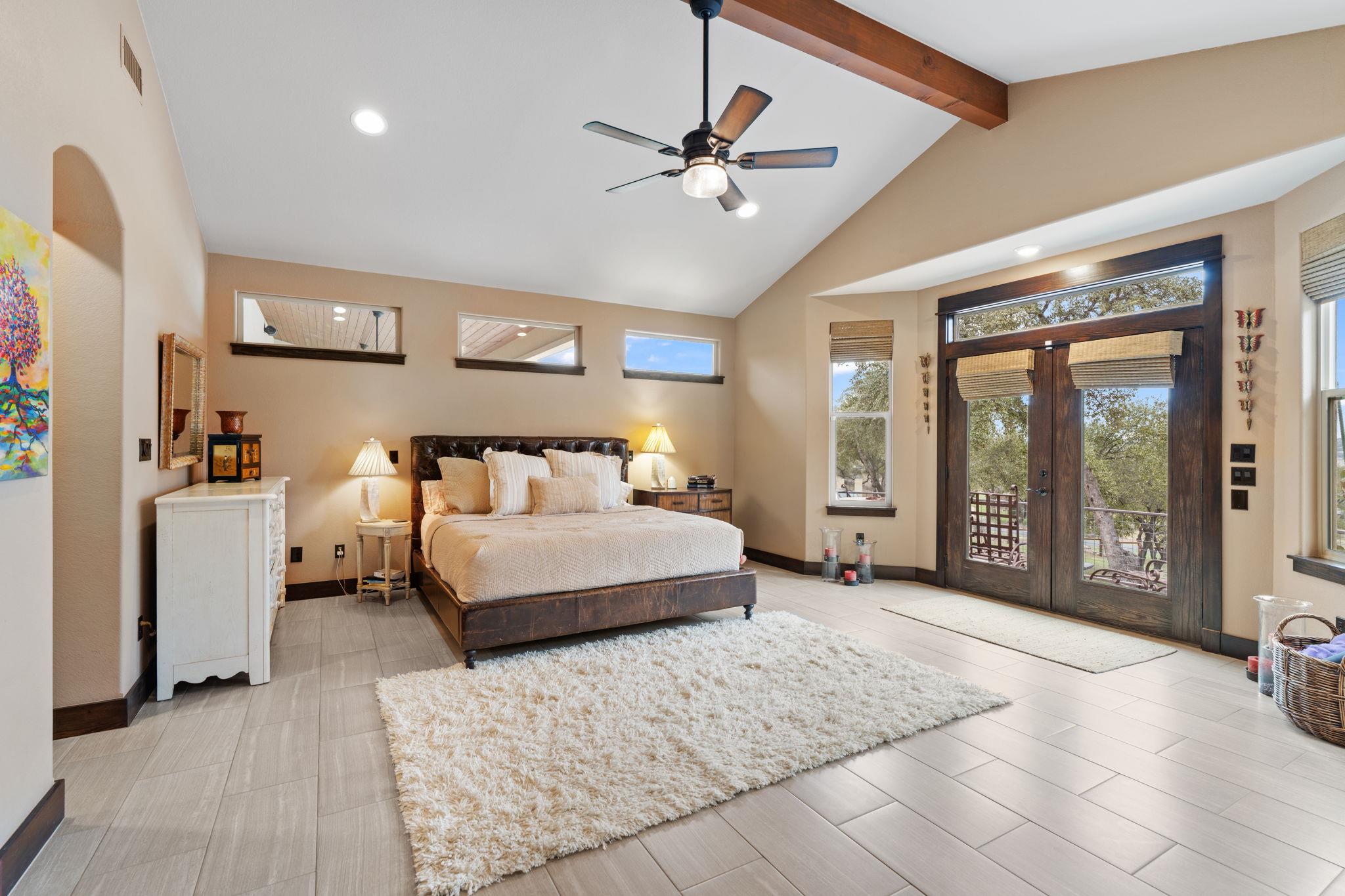 20117 Moon Dance Ln, Spicewood, TX 78669
